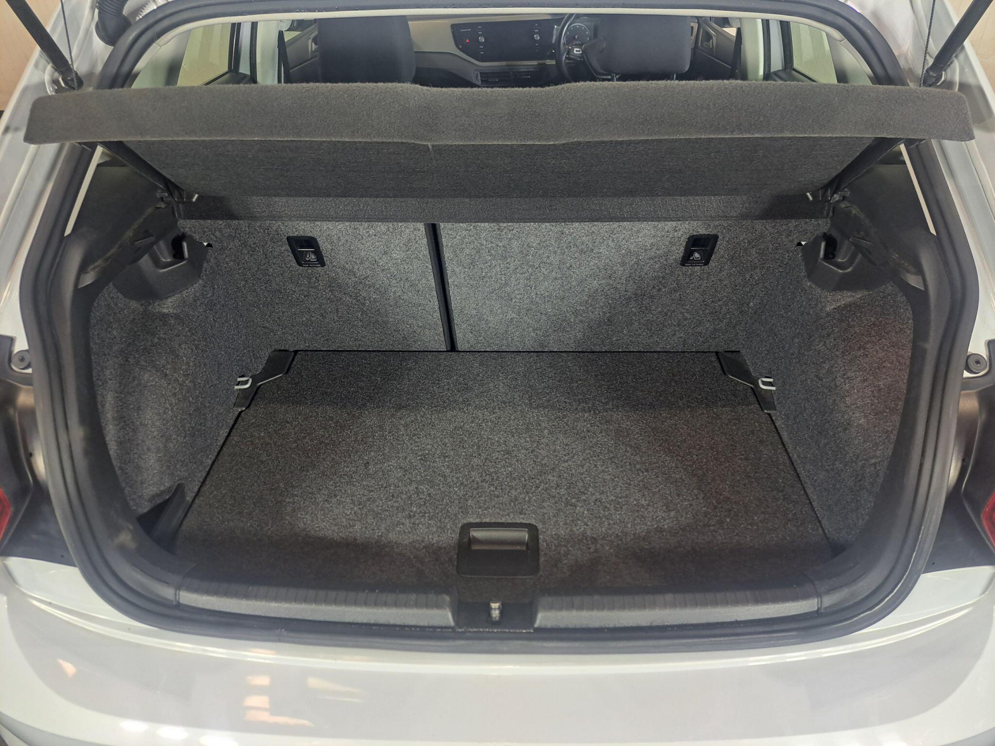 Volkswagen Polo view 28
