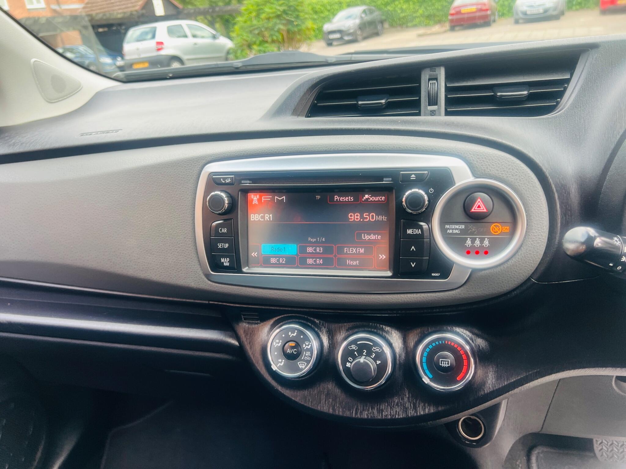 Toyota Yaris view 33