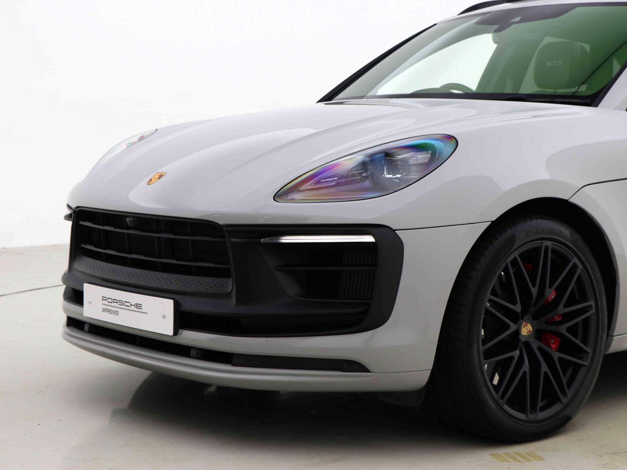 Porsche Macan view 20