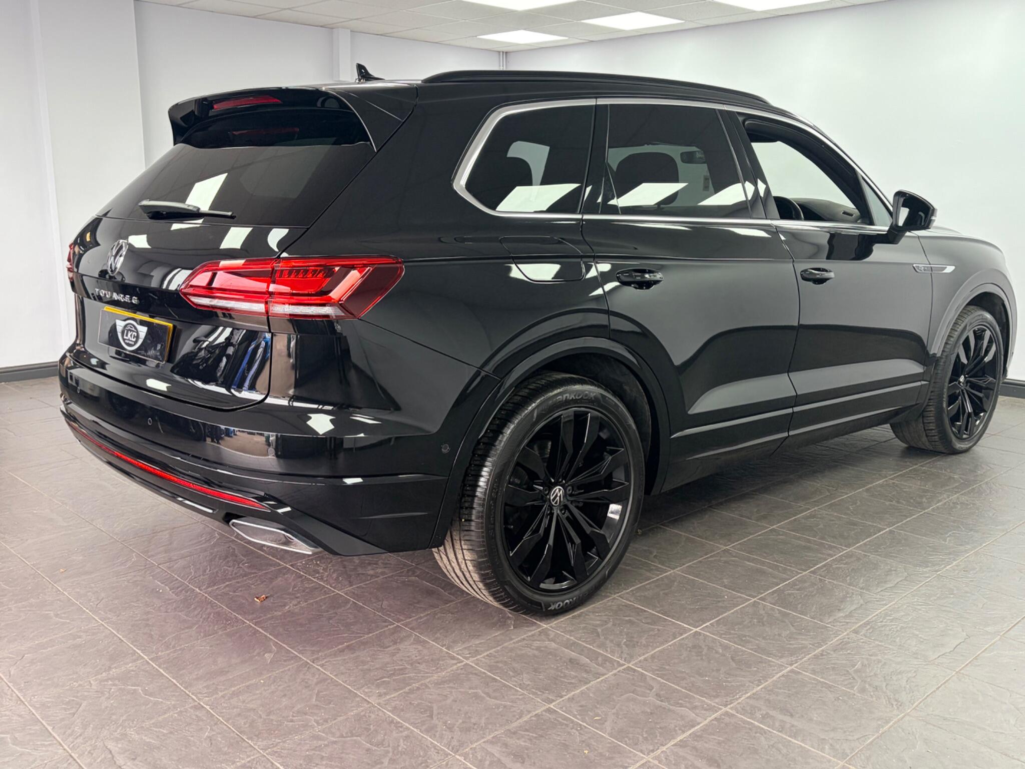 Volkswagen Touareg view 22