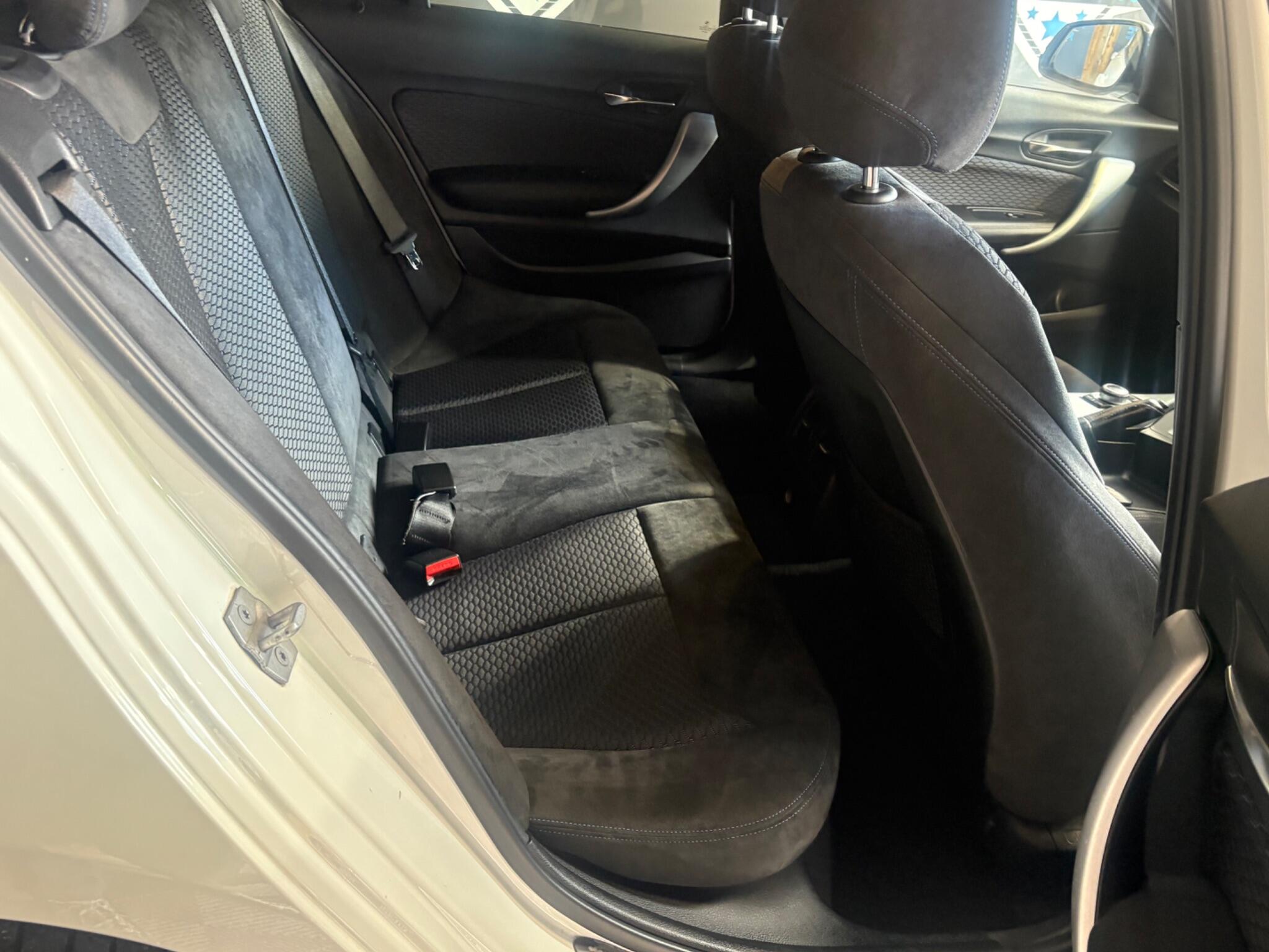 BMW 1 Series view 17