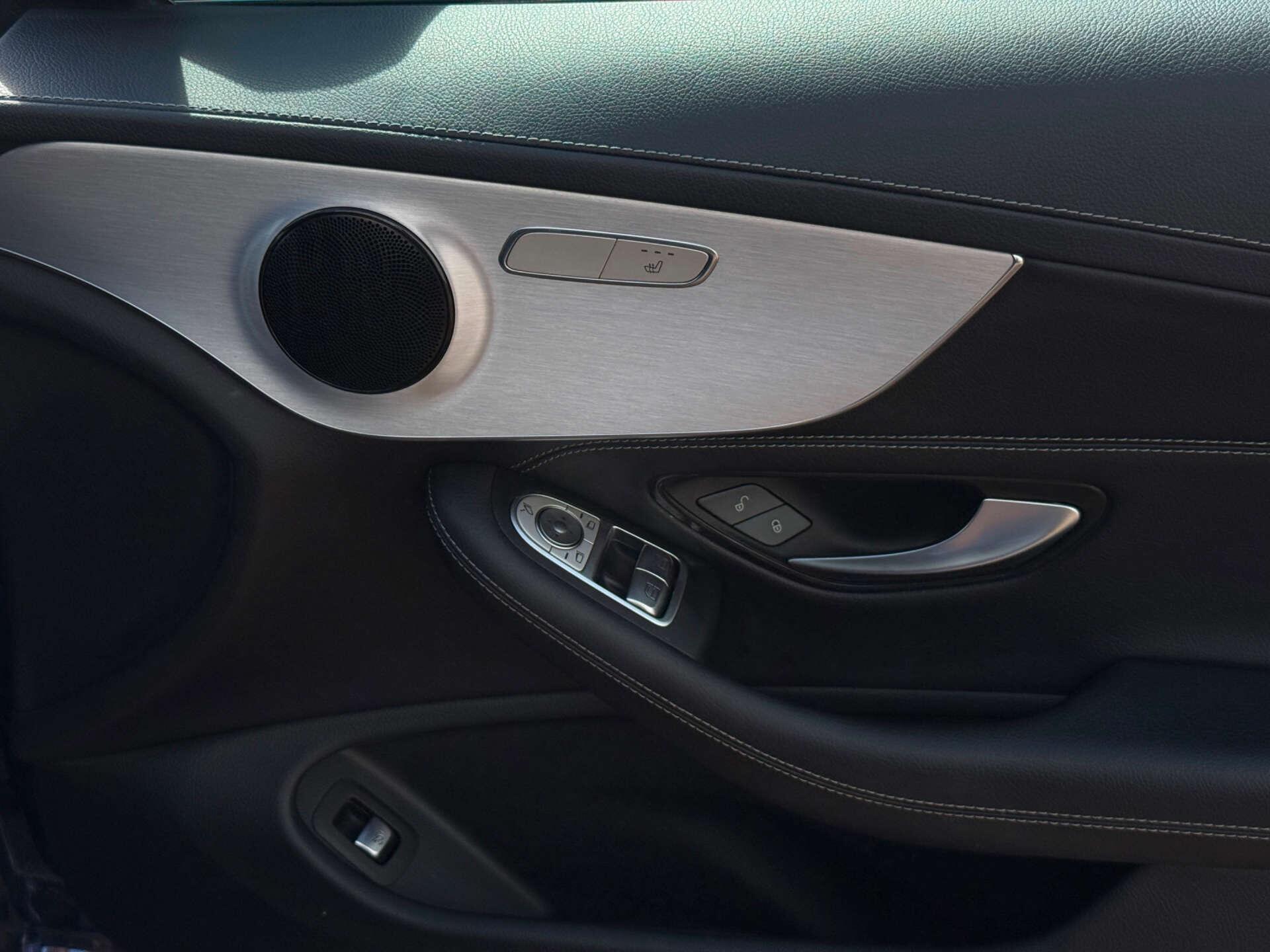 Mercedes-Benz C Class view 15