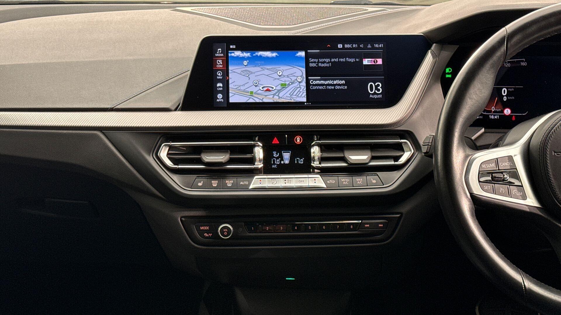BMW 1 Series view 8
