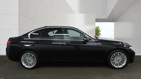 BMW 3 Series view 11