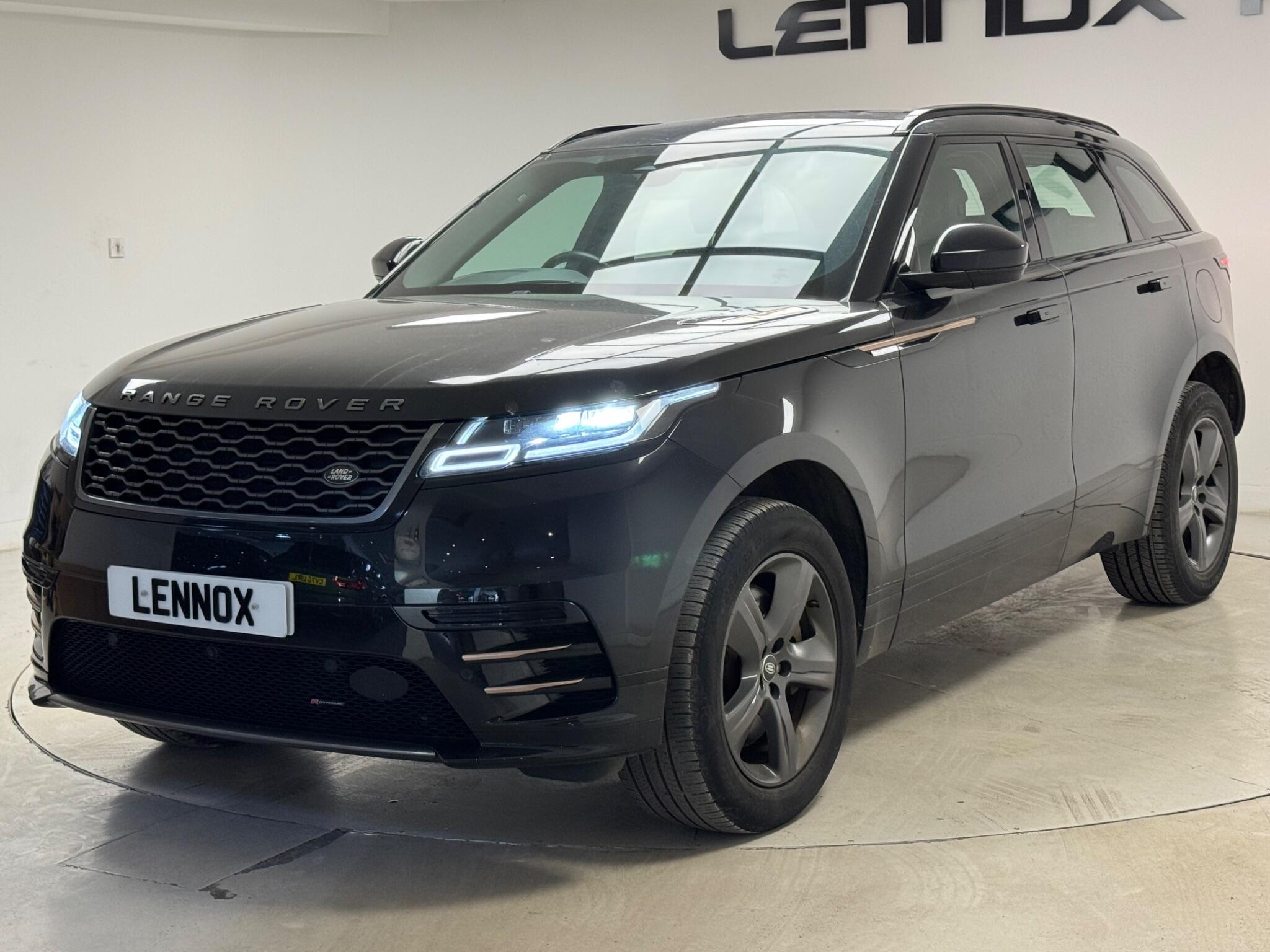 Land Rover Range Rover Velar view 3