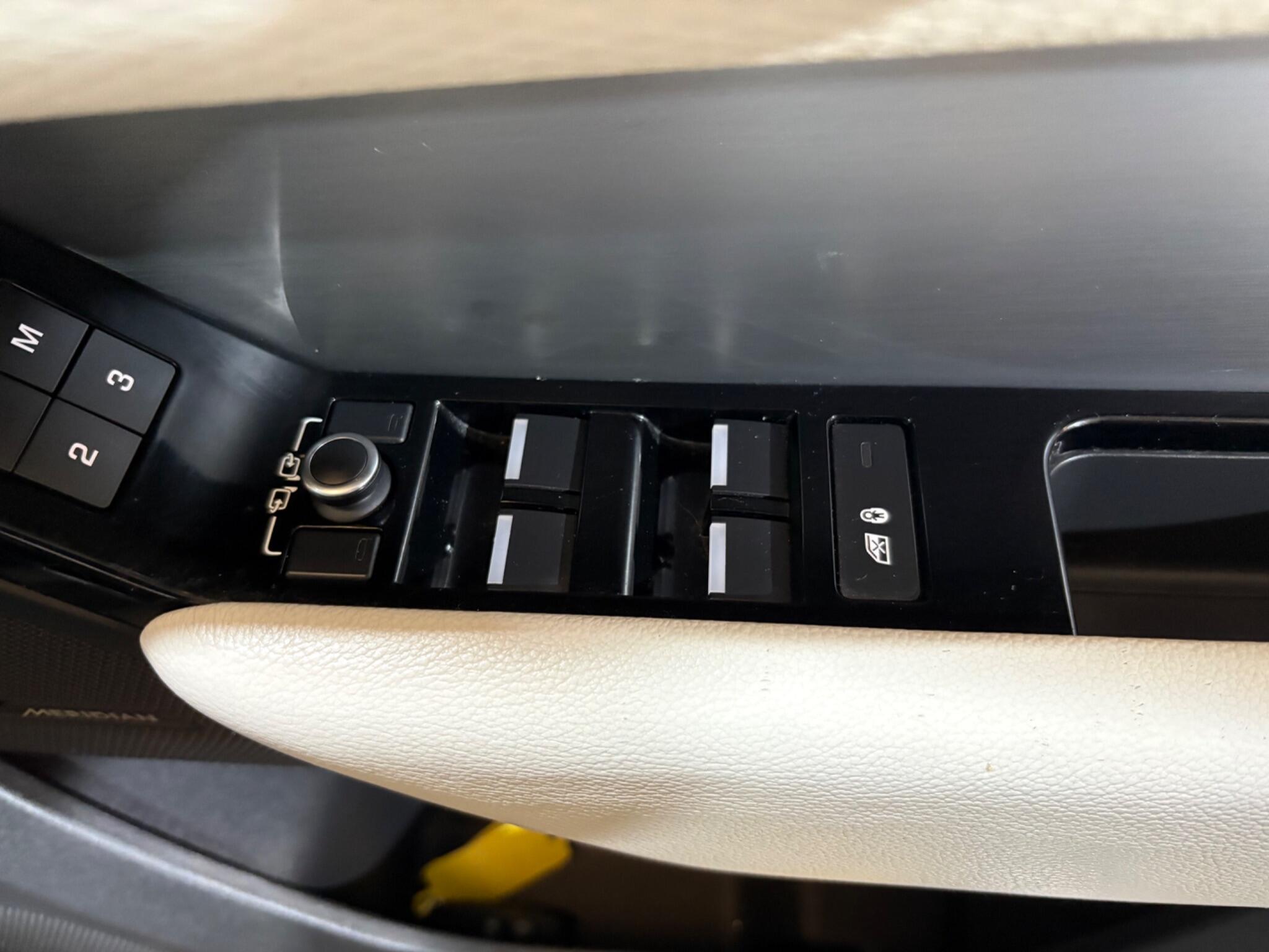 Land Rover Range Rover Velar view 72