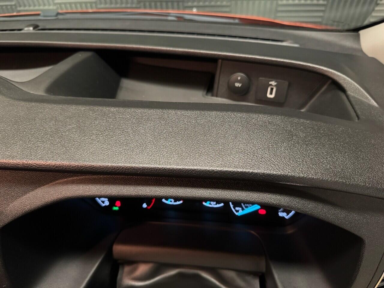 Ford Transit Custom view 27