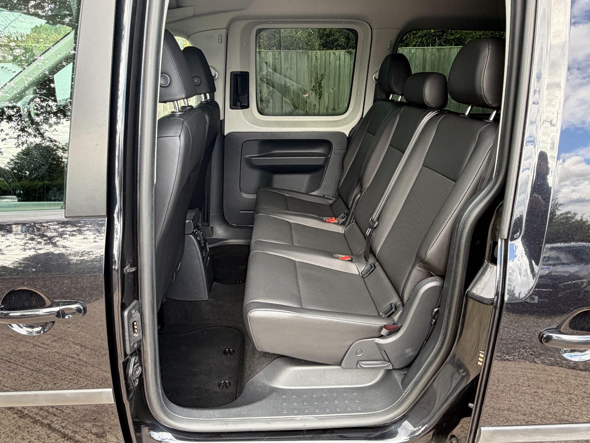 Volkswagen Caddy Maxi Life view 21