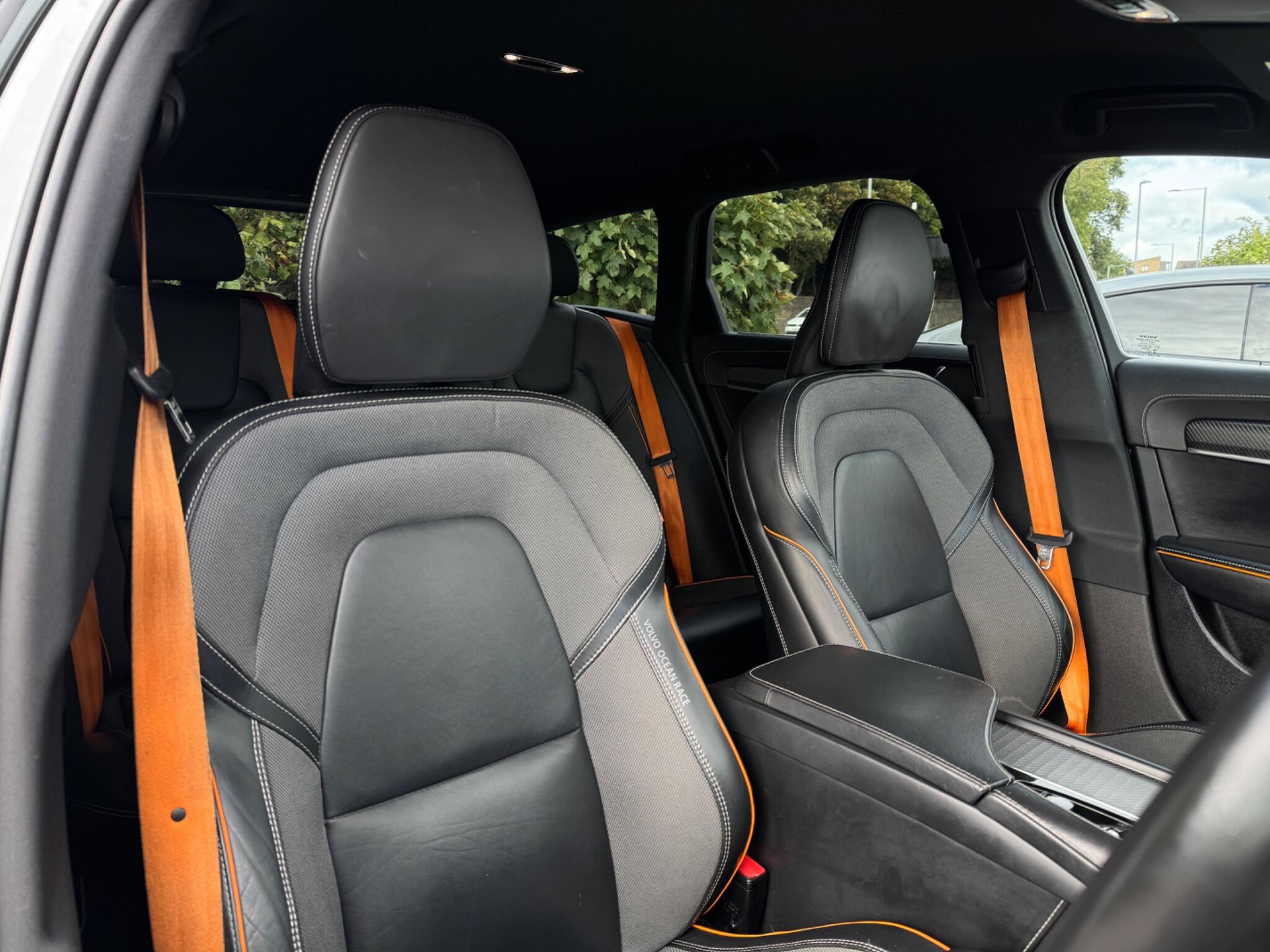 Volvo V90 Cross Country view 16