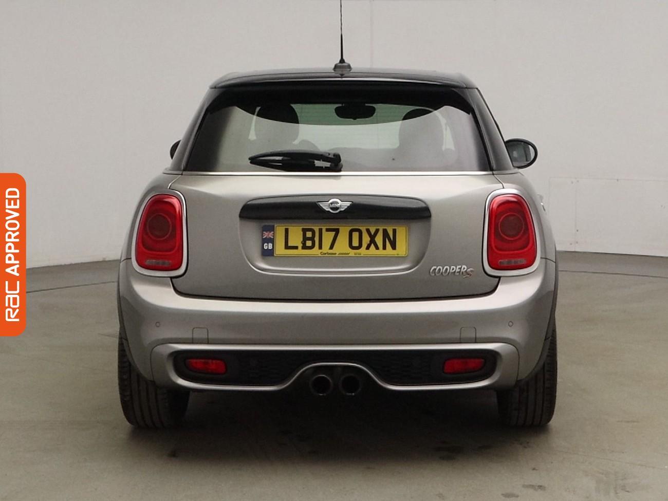 Mini Hatch view 8