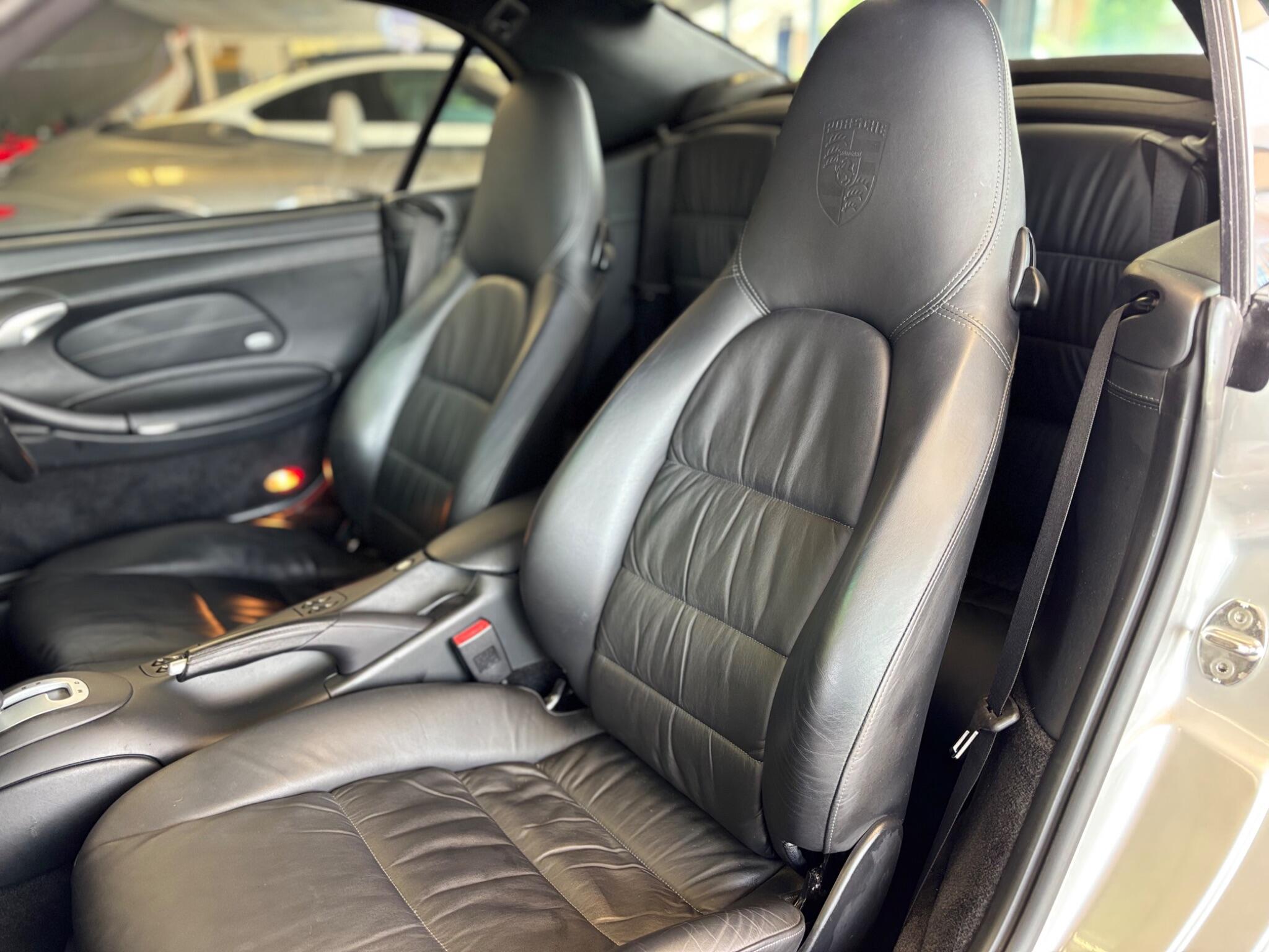 Porsche 911 view 60