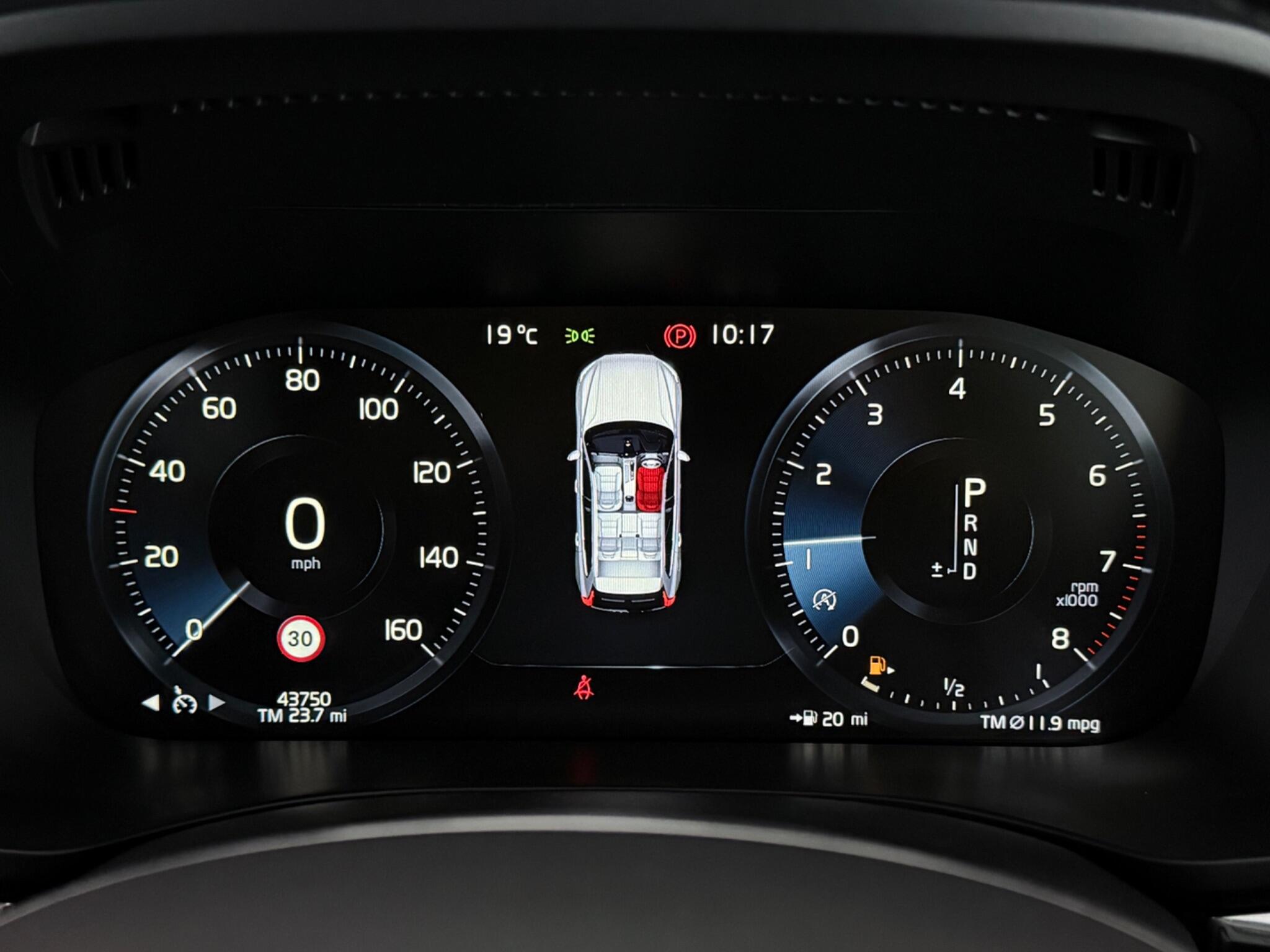 Volvo XC60 view 16