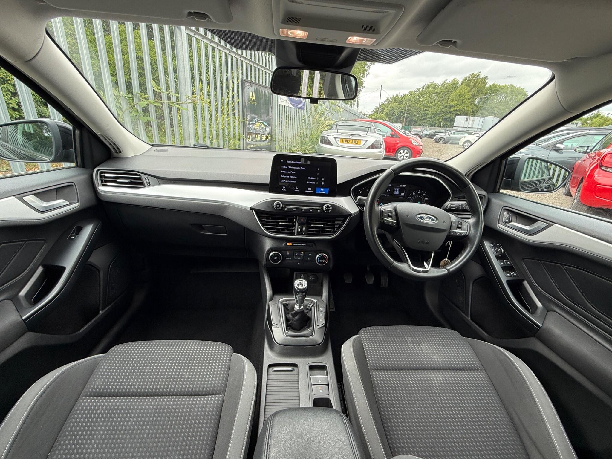 2019 Ford Focus image 24
