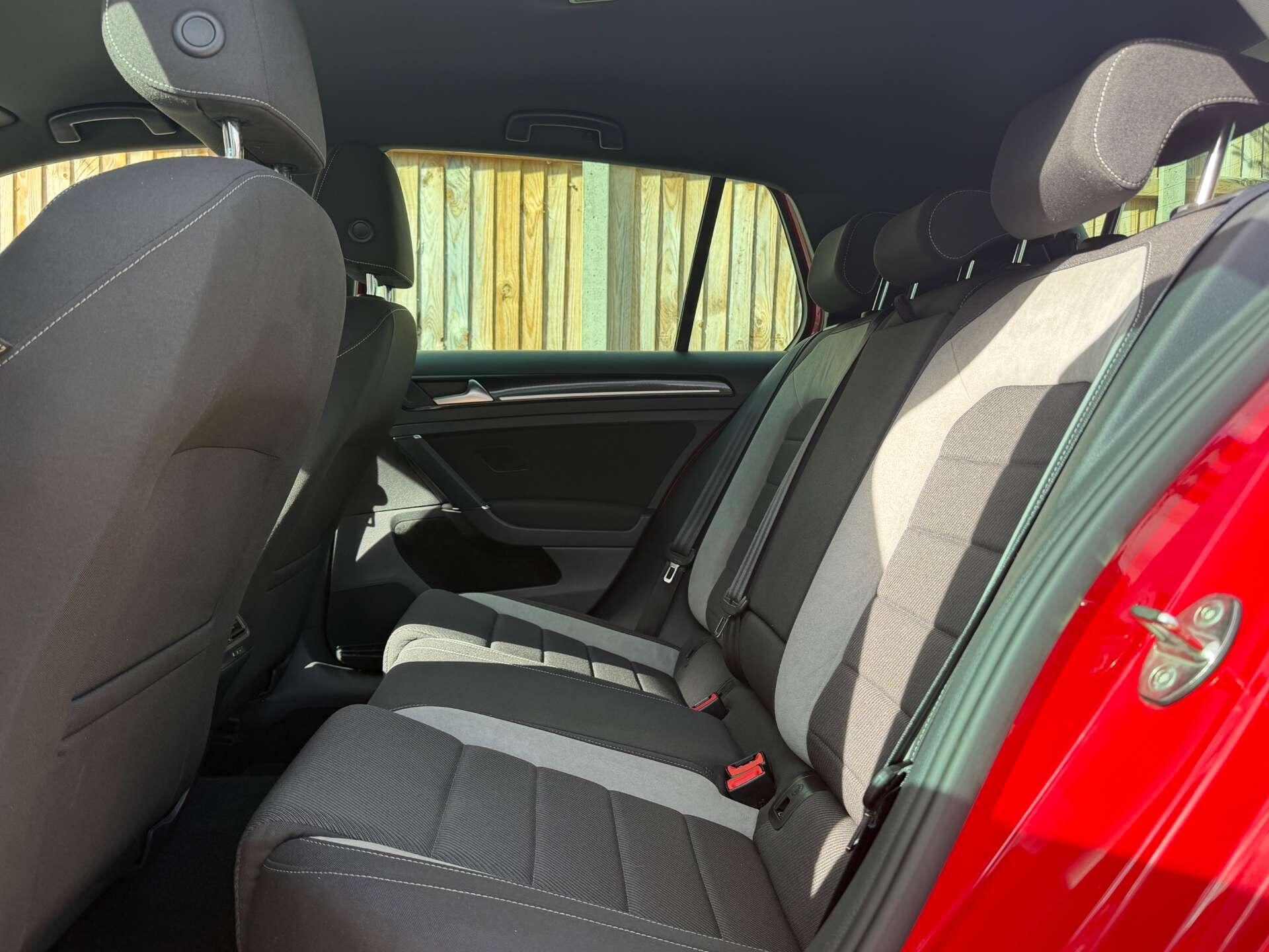 Volkswagen Golf view 19