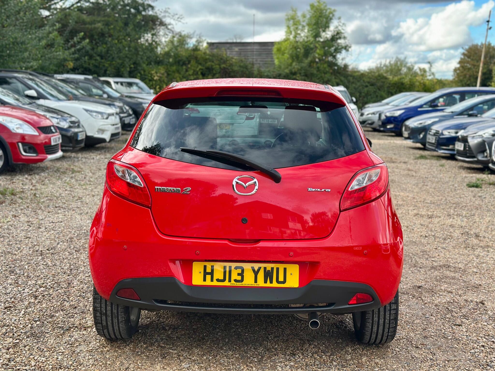 Mazda Mazda2 view 15