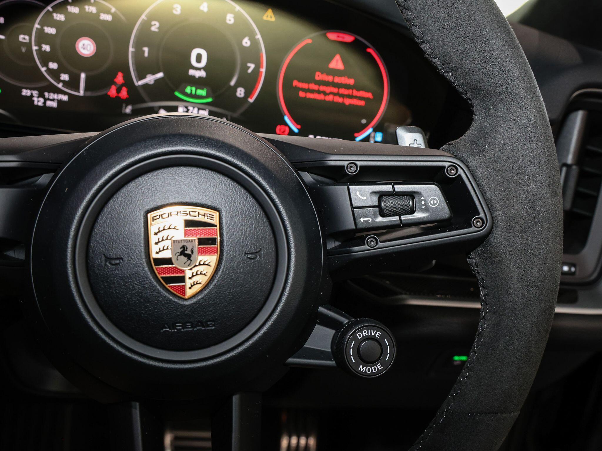 Porsche Cayenne view 52