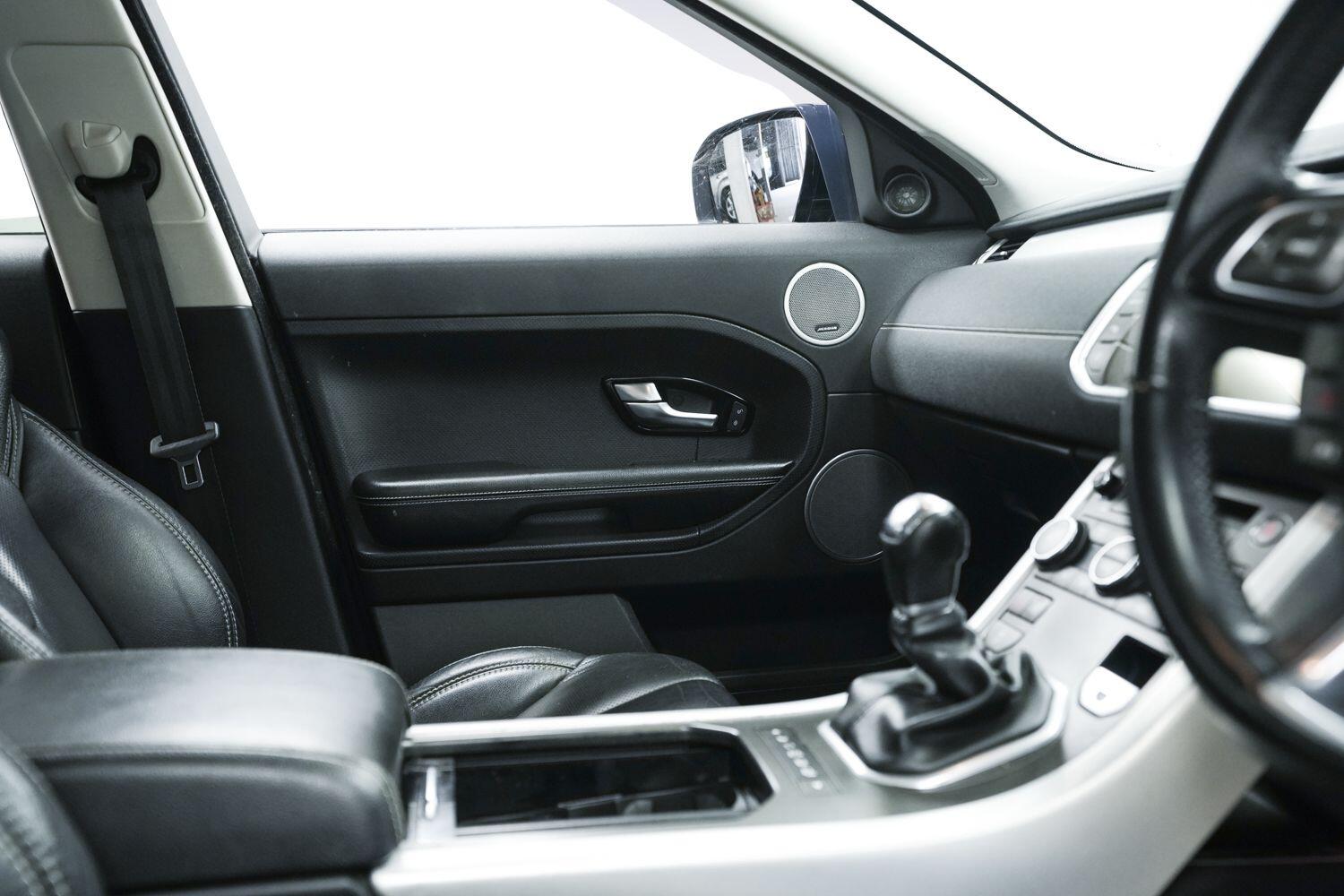 Land Rover Range Rover Evoque view 23