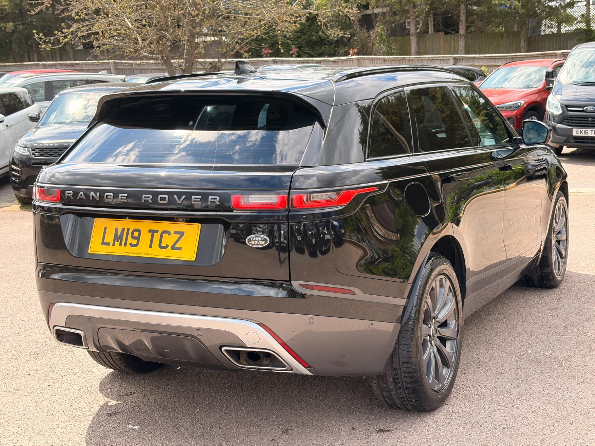 Land Rover Range Rover Velar view 8