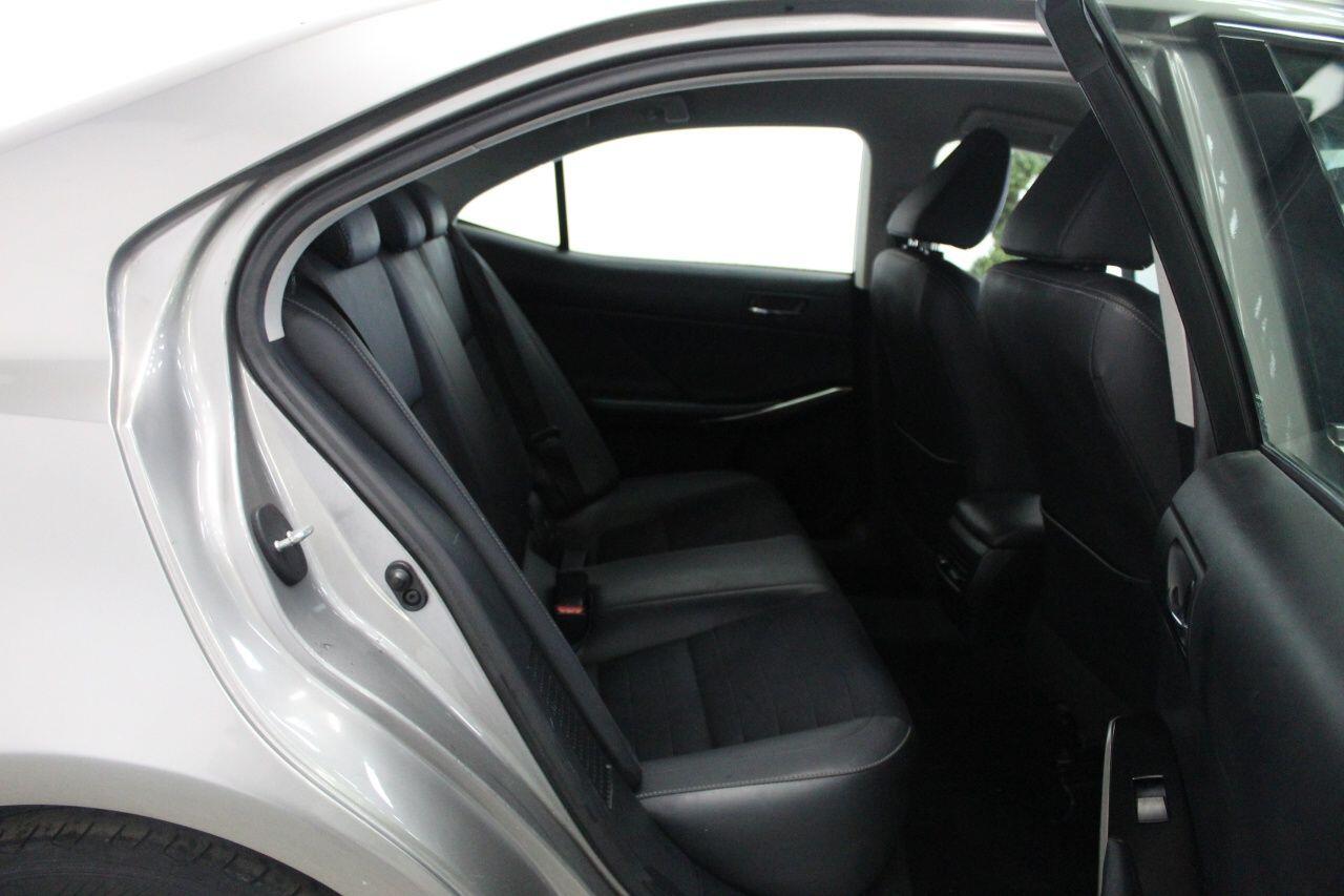 Lexus Is view 57