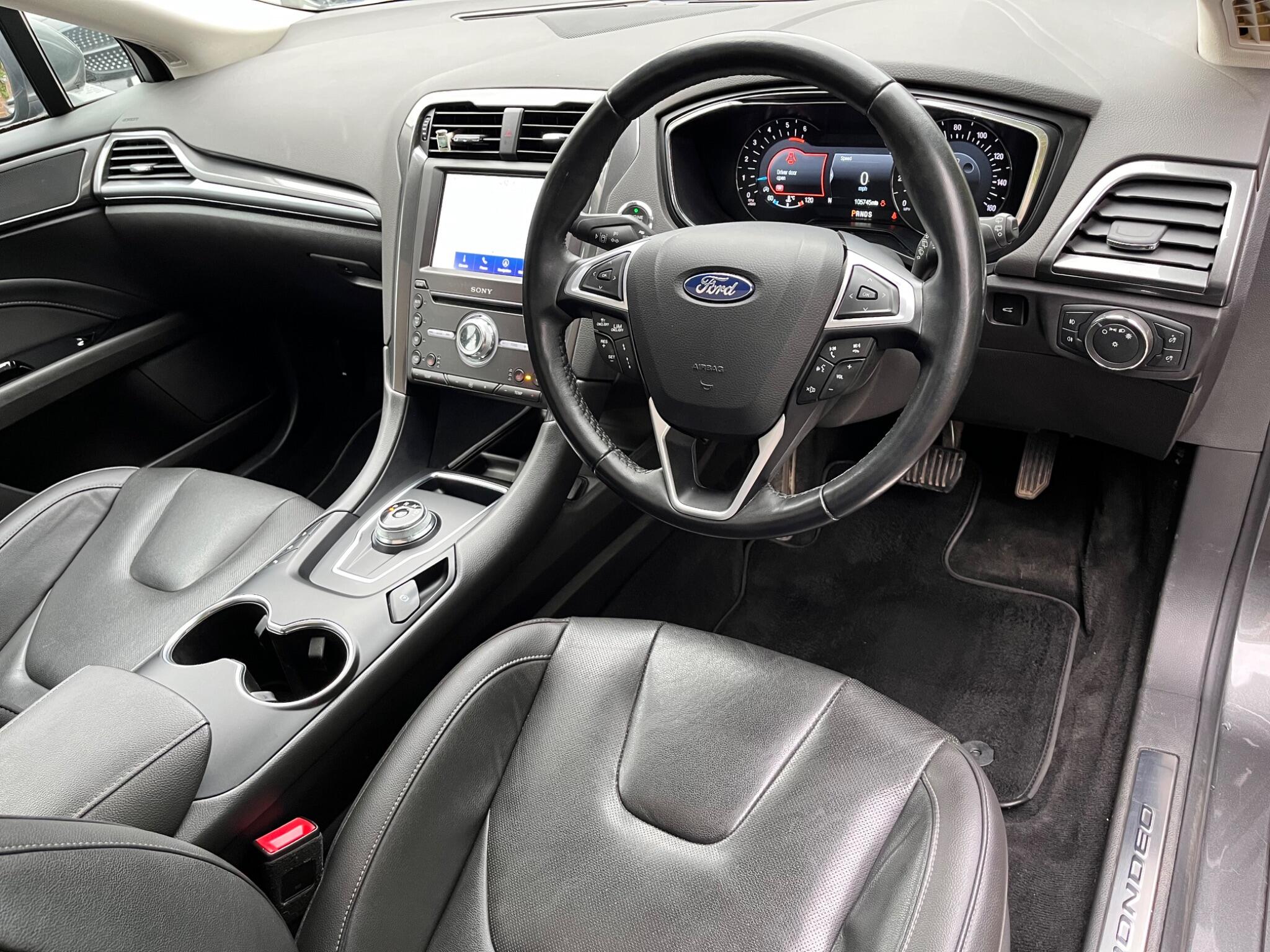 Ford Mondeo view 25