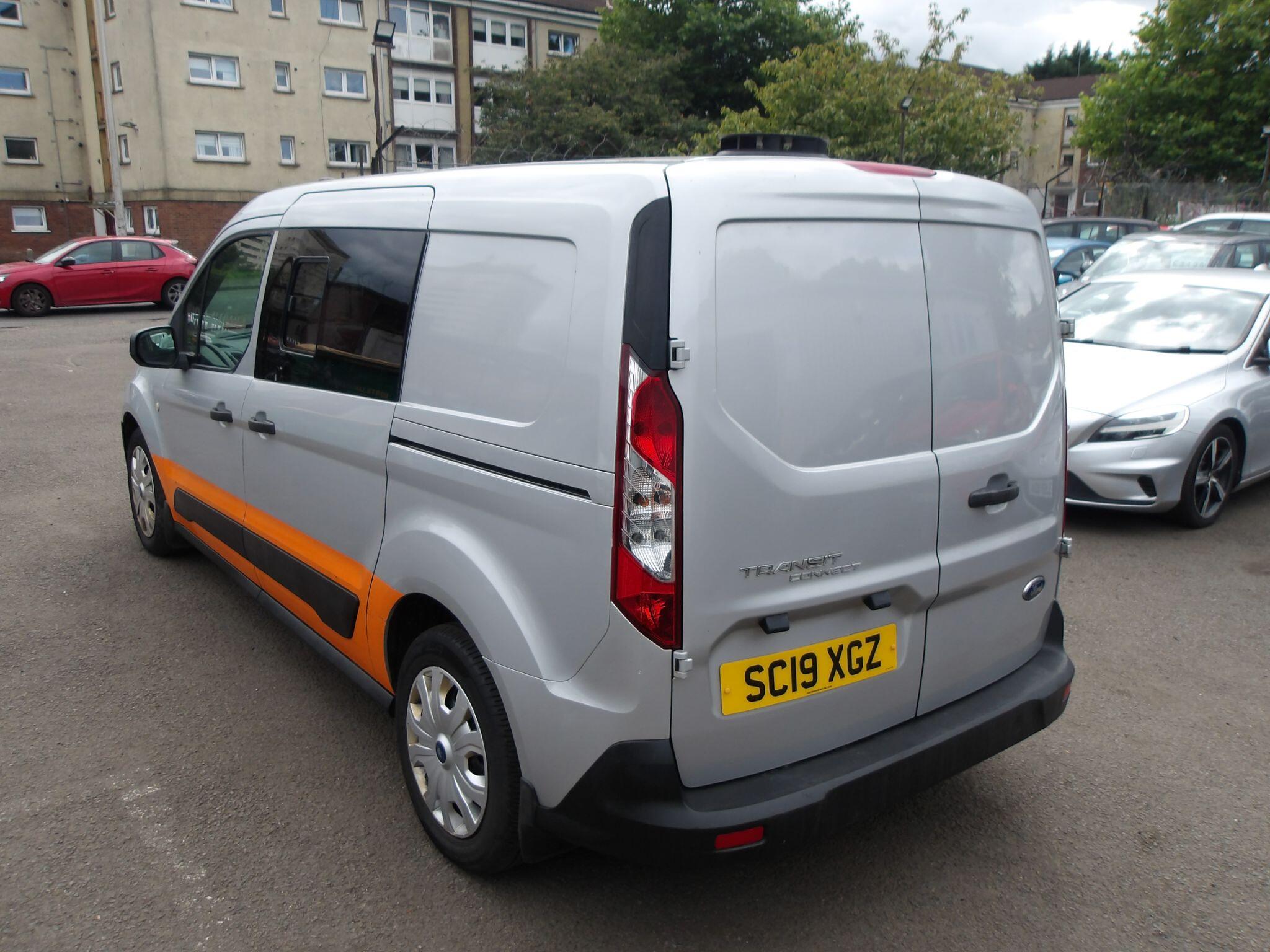Ford Transit Connect view 5