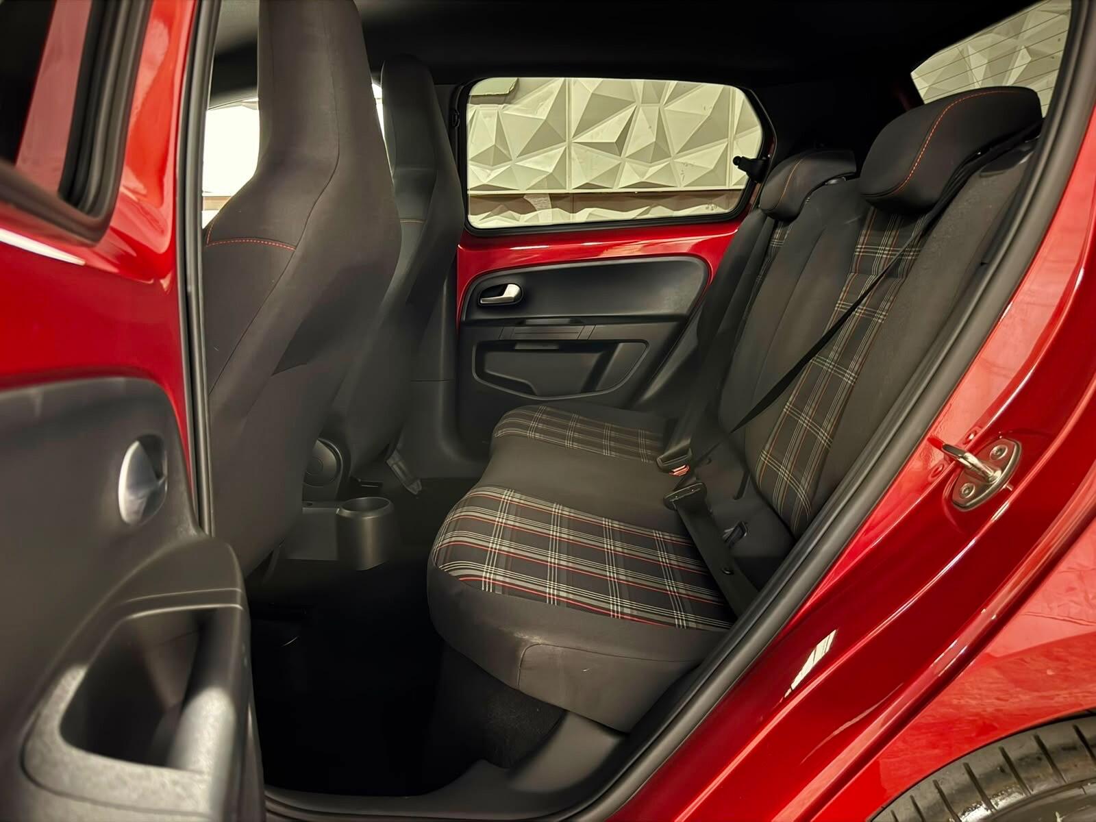 Volkswagen Up! view 20