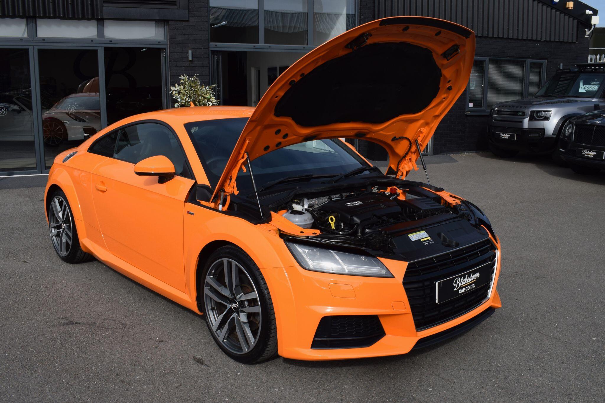 Audi TT view 32