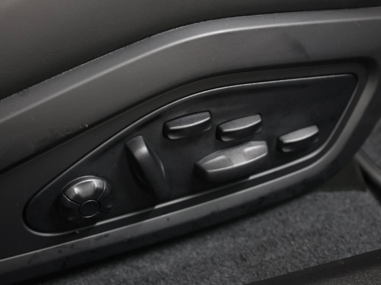 Porsche Taycan view 35