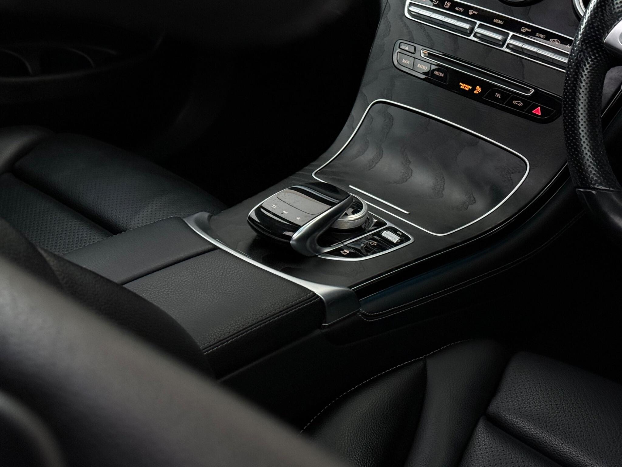 Mercedes-Benz GLC view 22