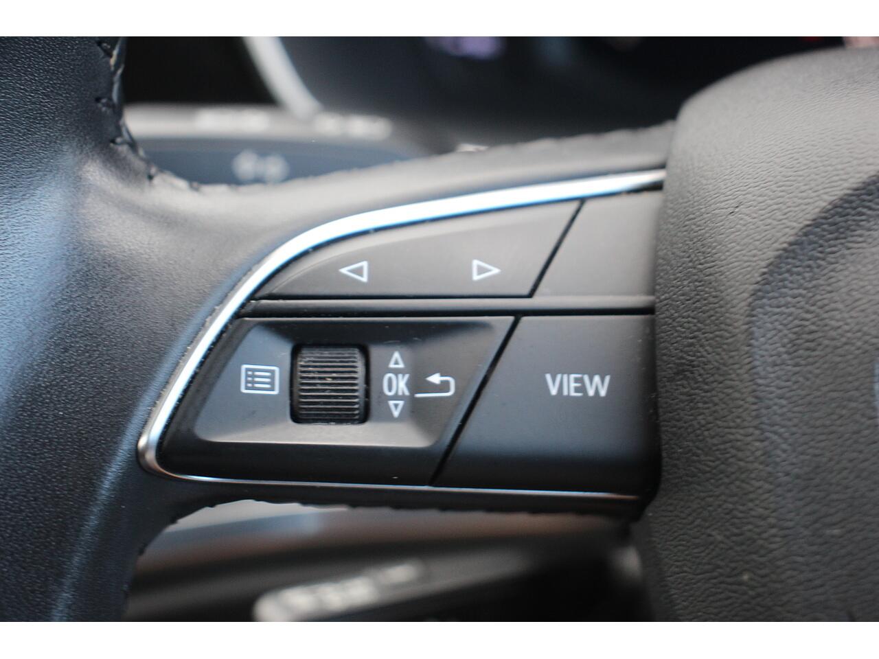 Audi Q3 view 25