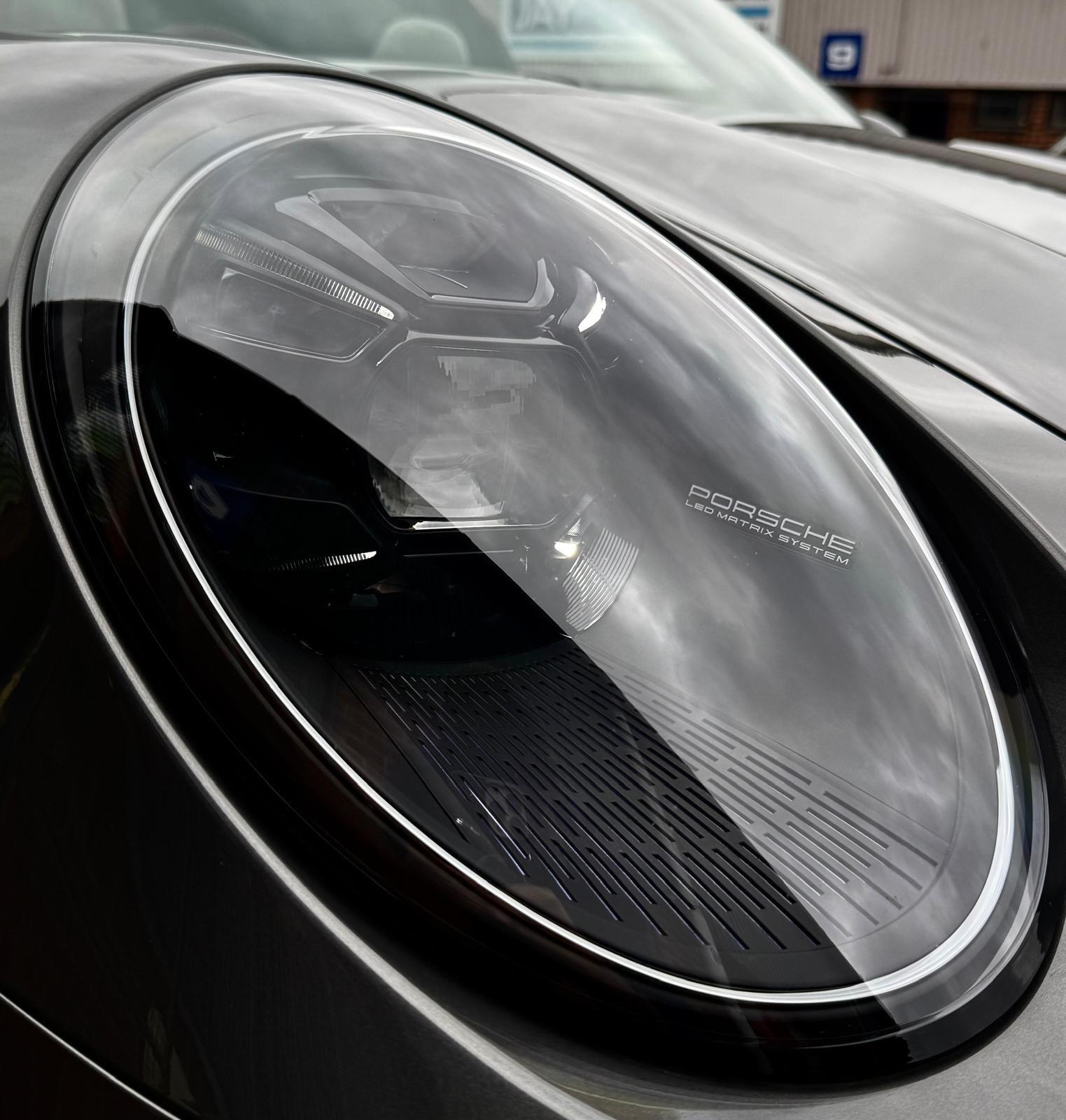 Porsche 911 view 13