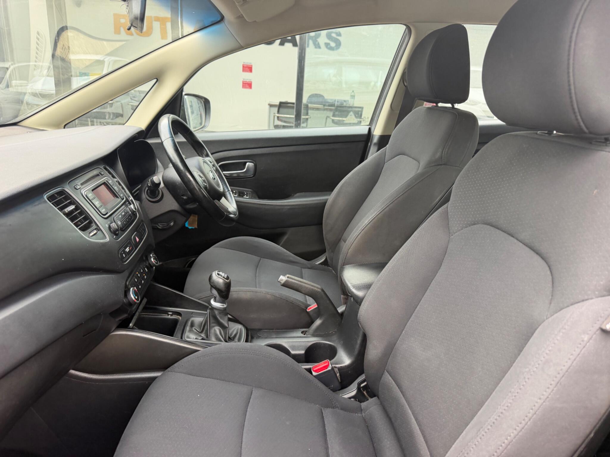 Kia Carens view 13