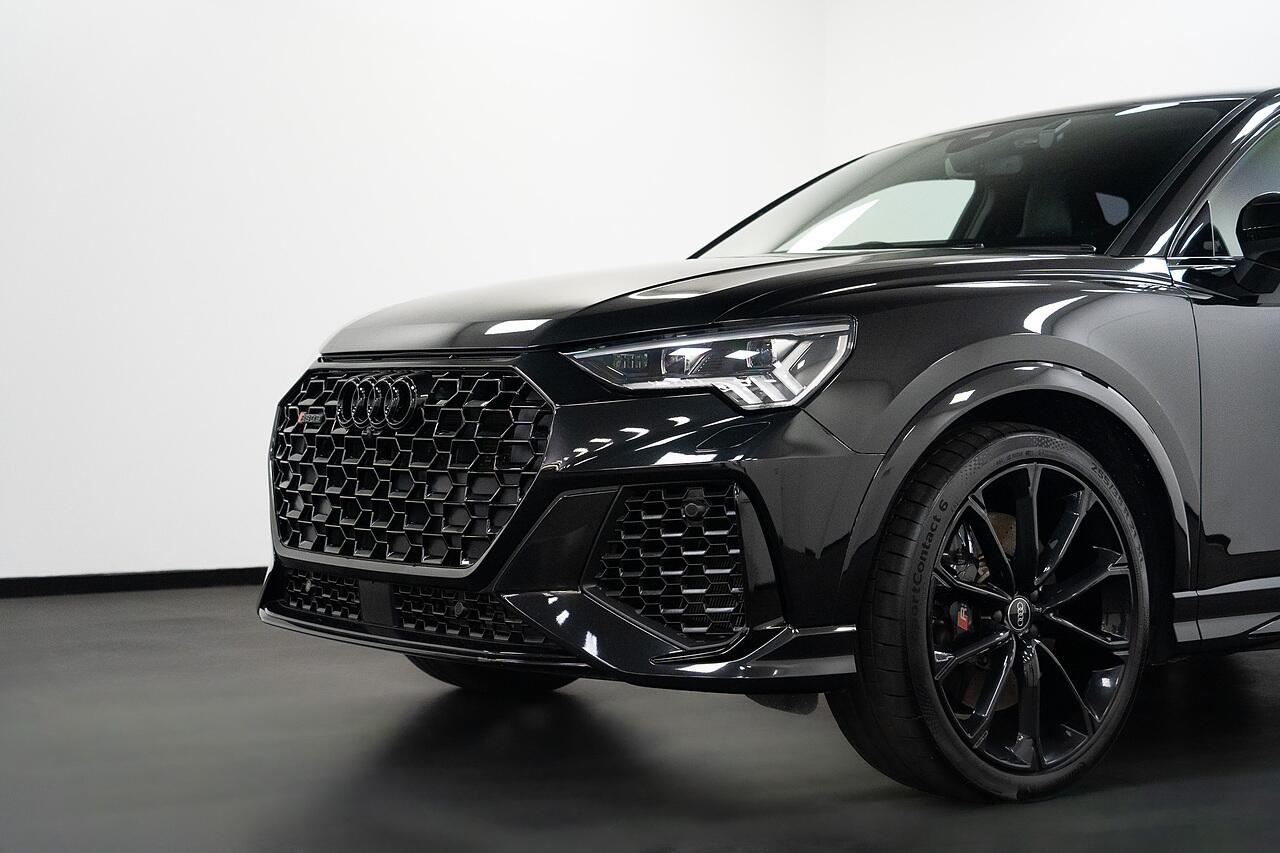 Audi RS Q3 view 40