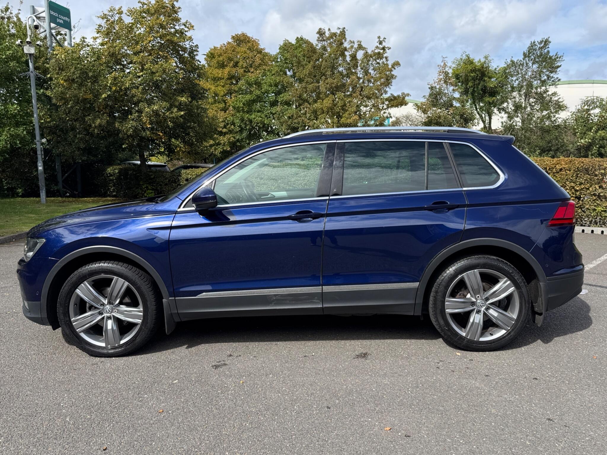 Volkswagen Tiguan view 9