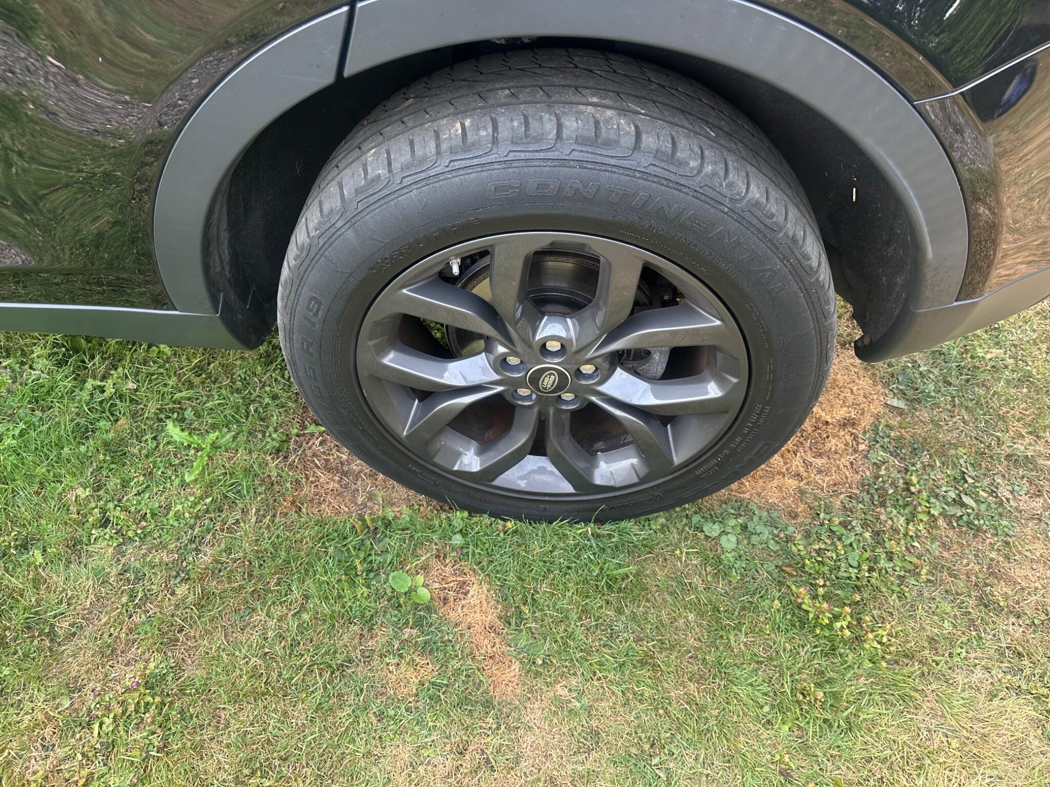 Land Rover Discovery Sport view 15