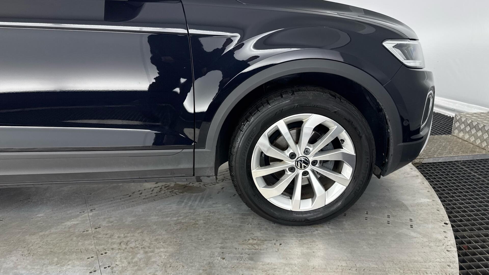 Volkswagen T-Roc view 20