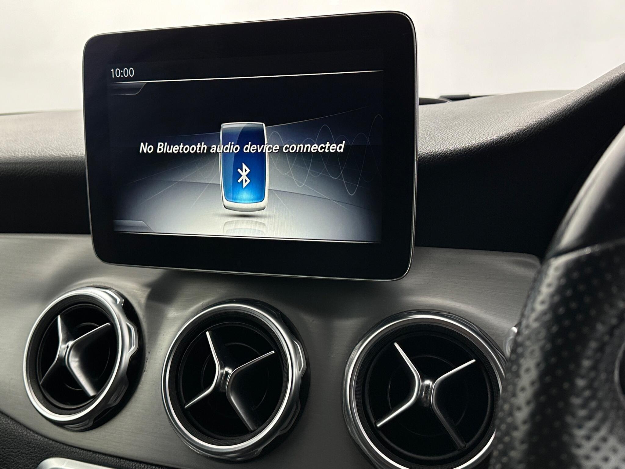 Mercedes-Benz Gla view 26