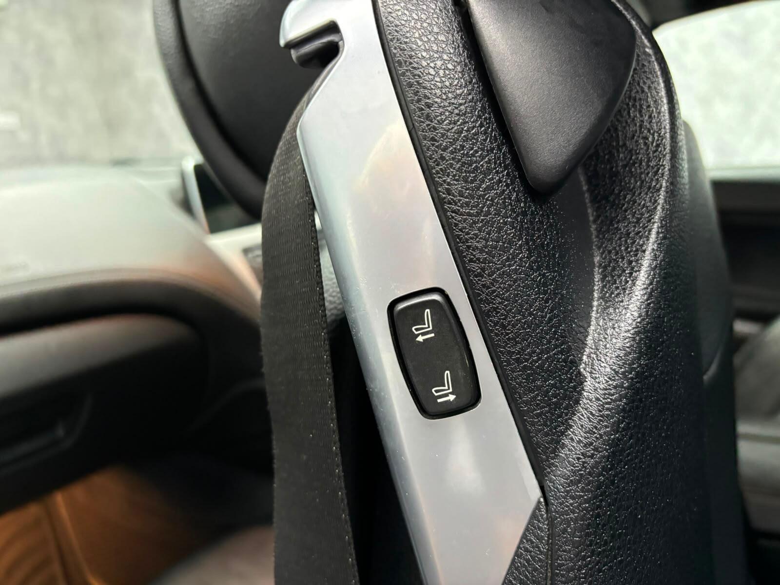 BMW 6 Series view 13
