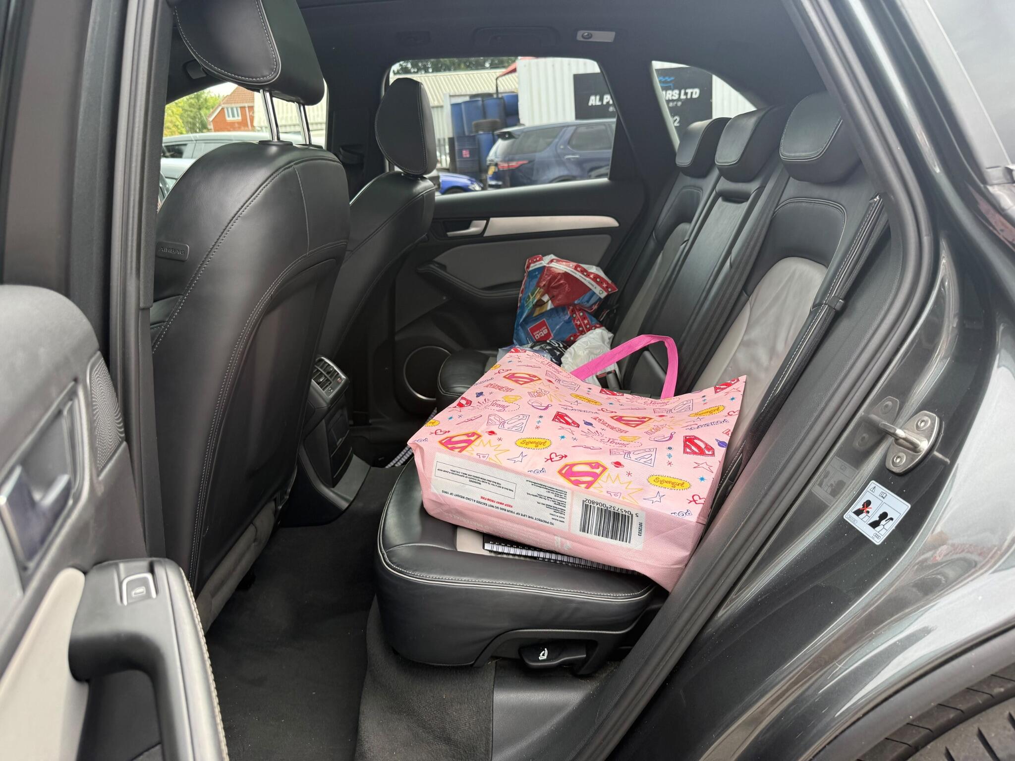 Audi Q5 view 3