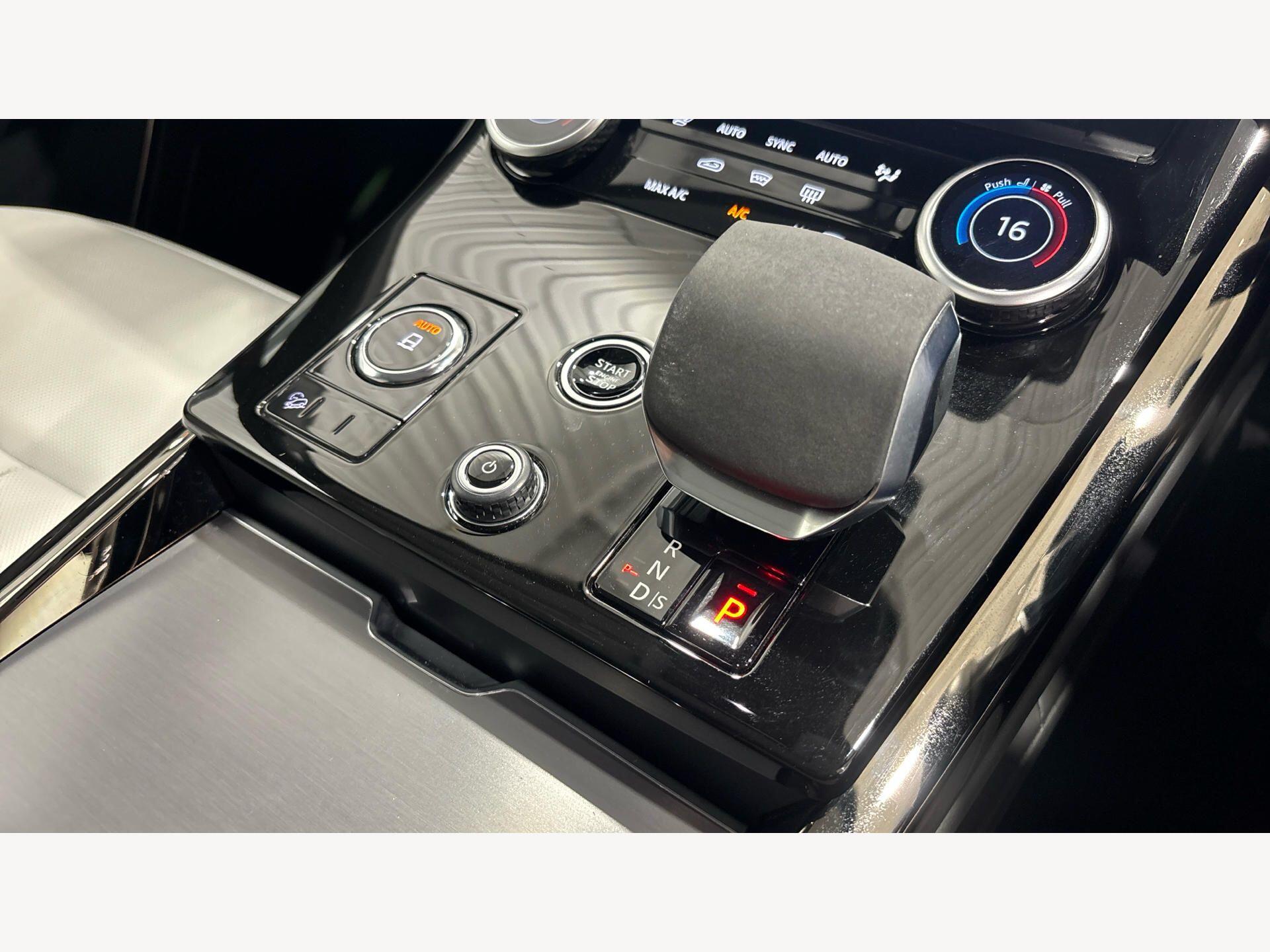 Land Rover Range Rover Sport view 16