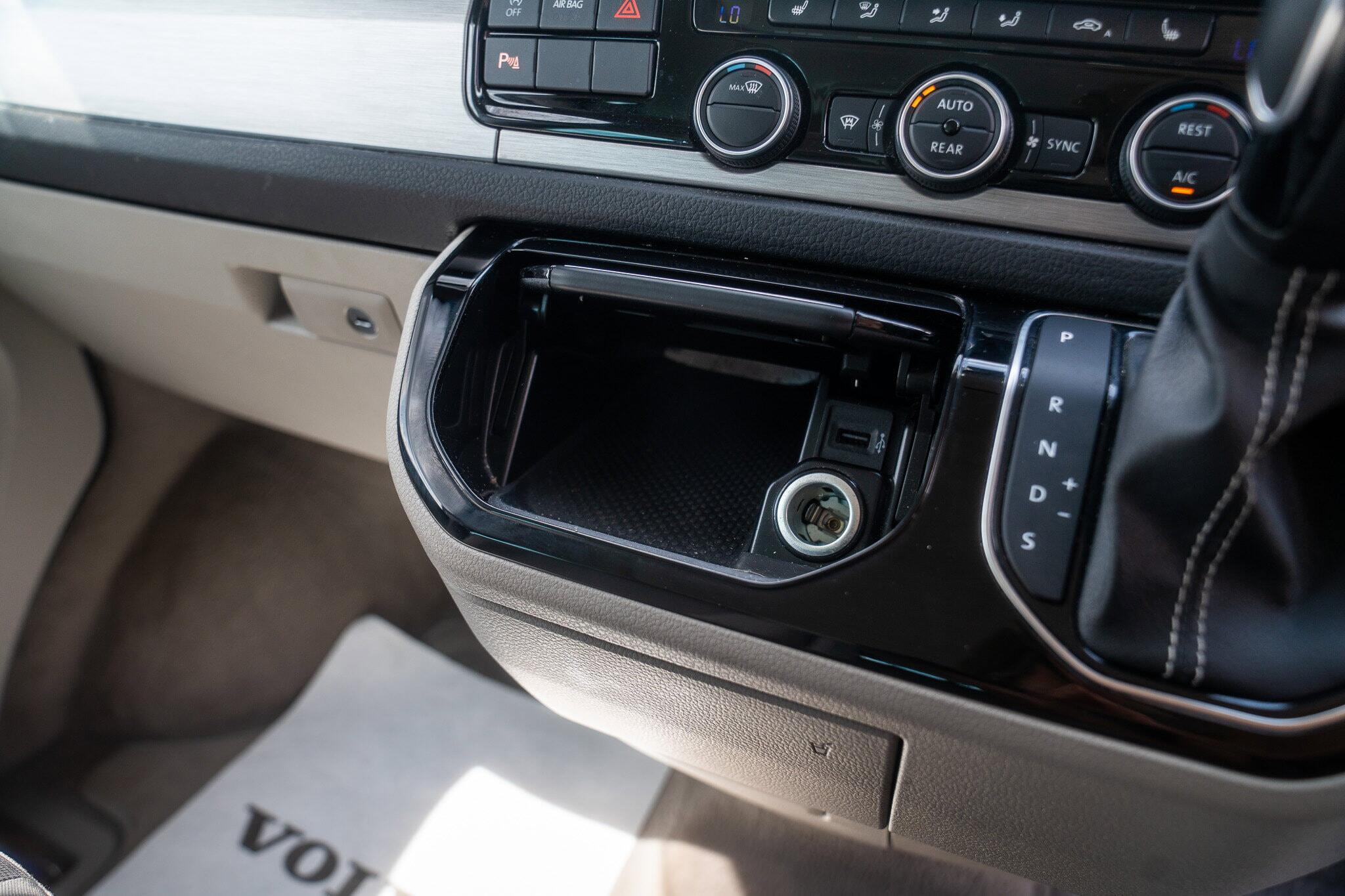 Volkswagen California view 25