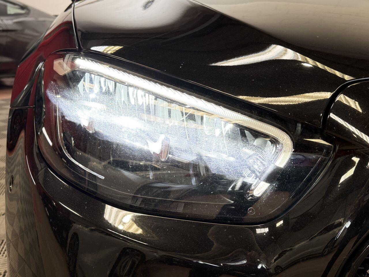 Mercedes-Benz E Class view 26
