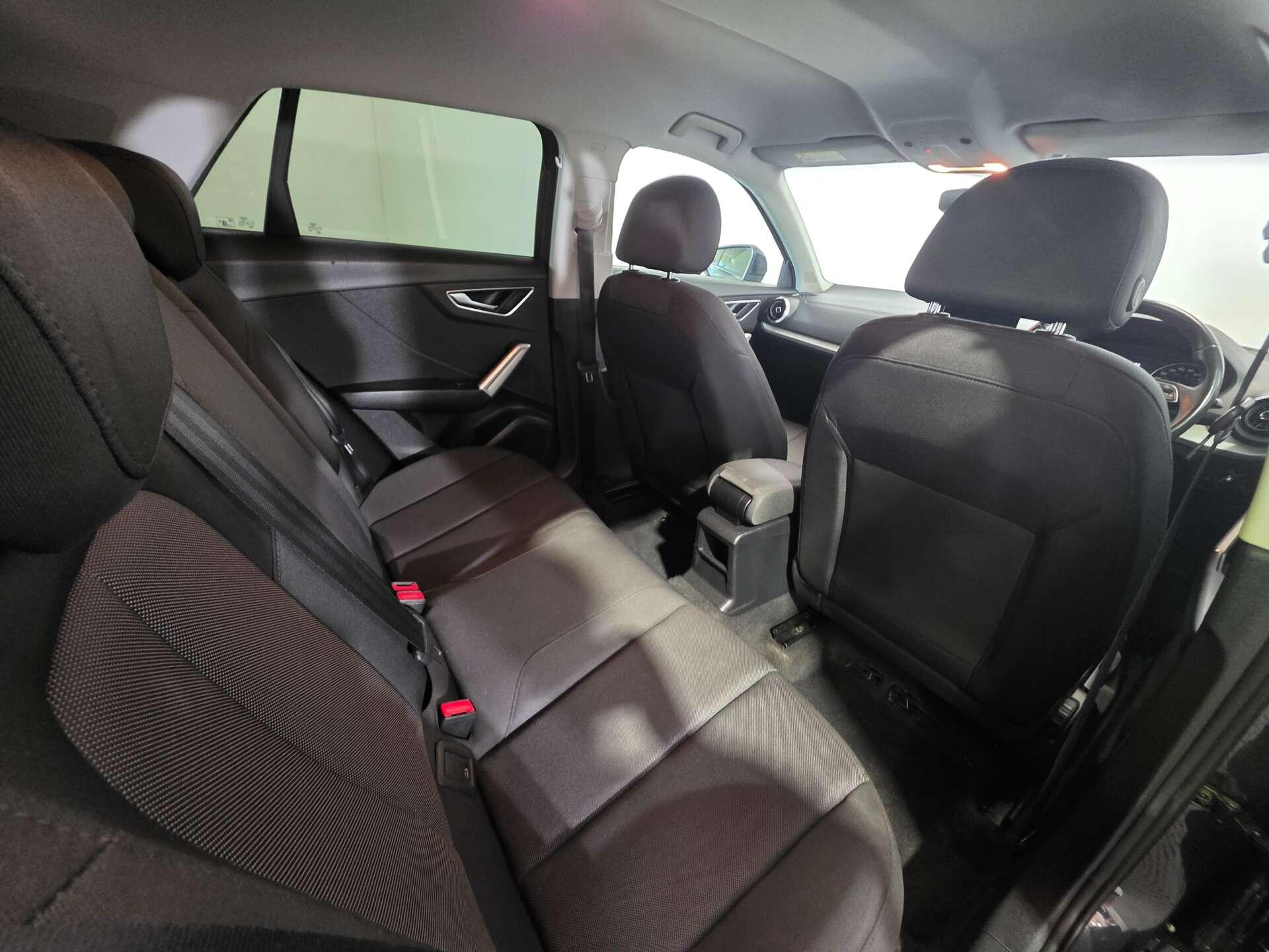 Audi Q2 view 42