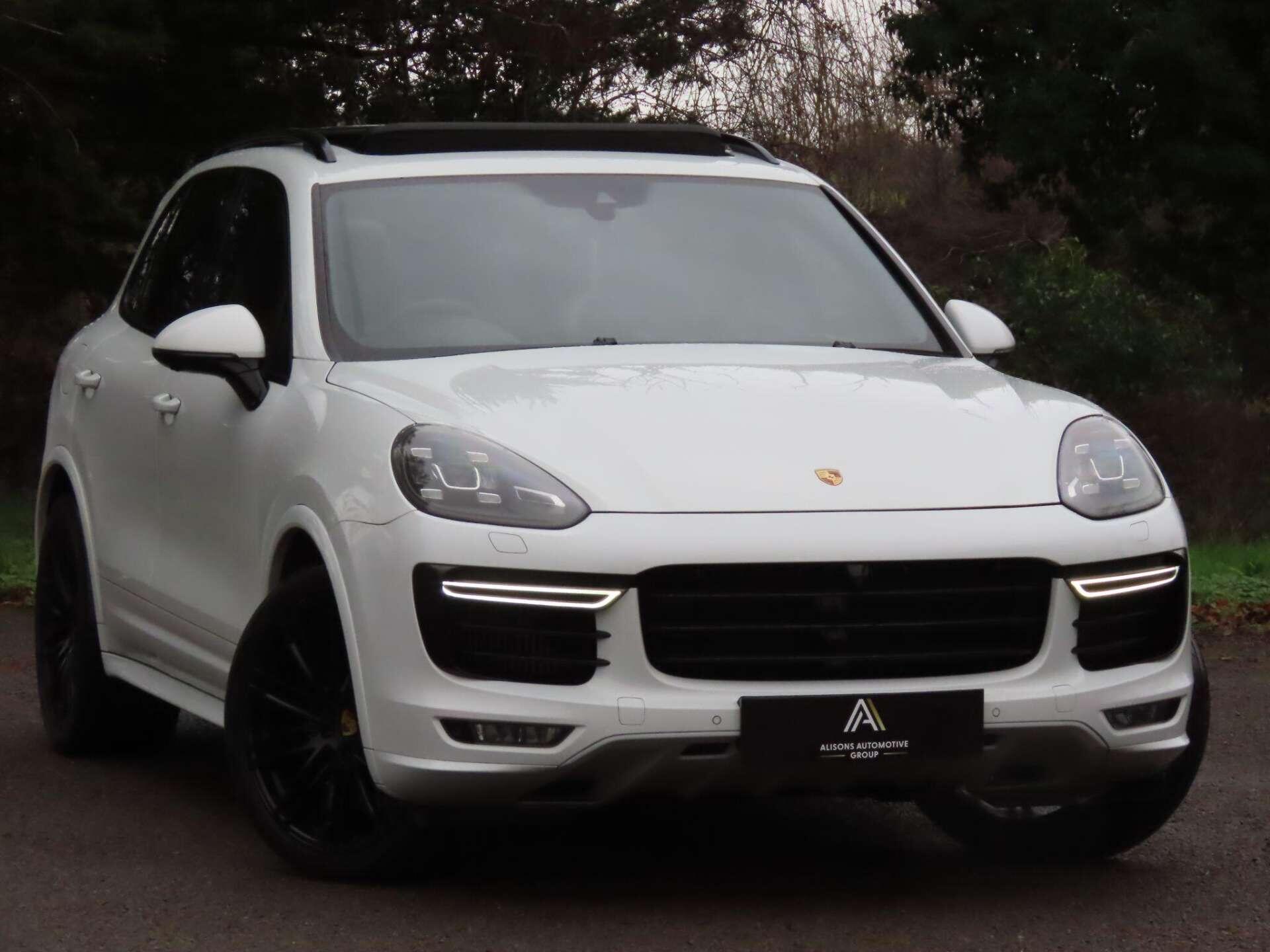 Porsche Cayenne view 4