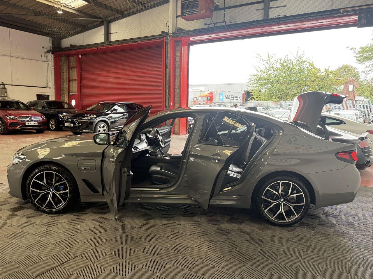 BMW 5 Series view 13