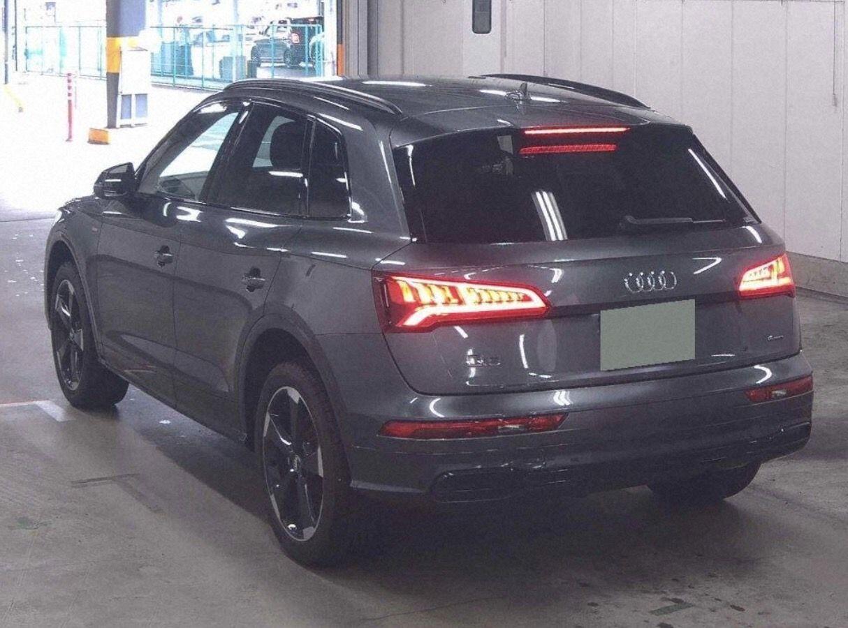 Audi Q5 view 3