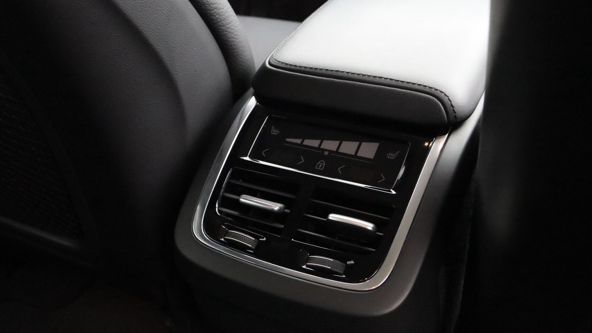 Volvo XC60 view 43