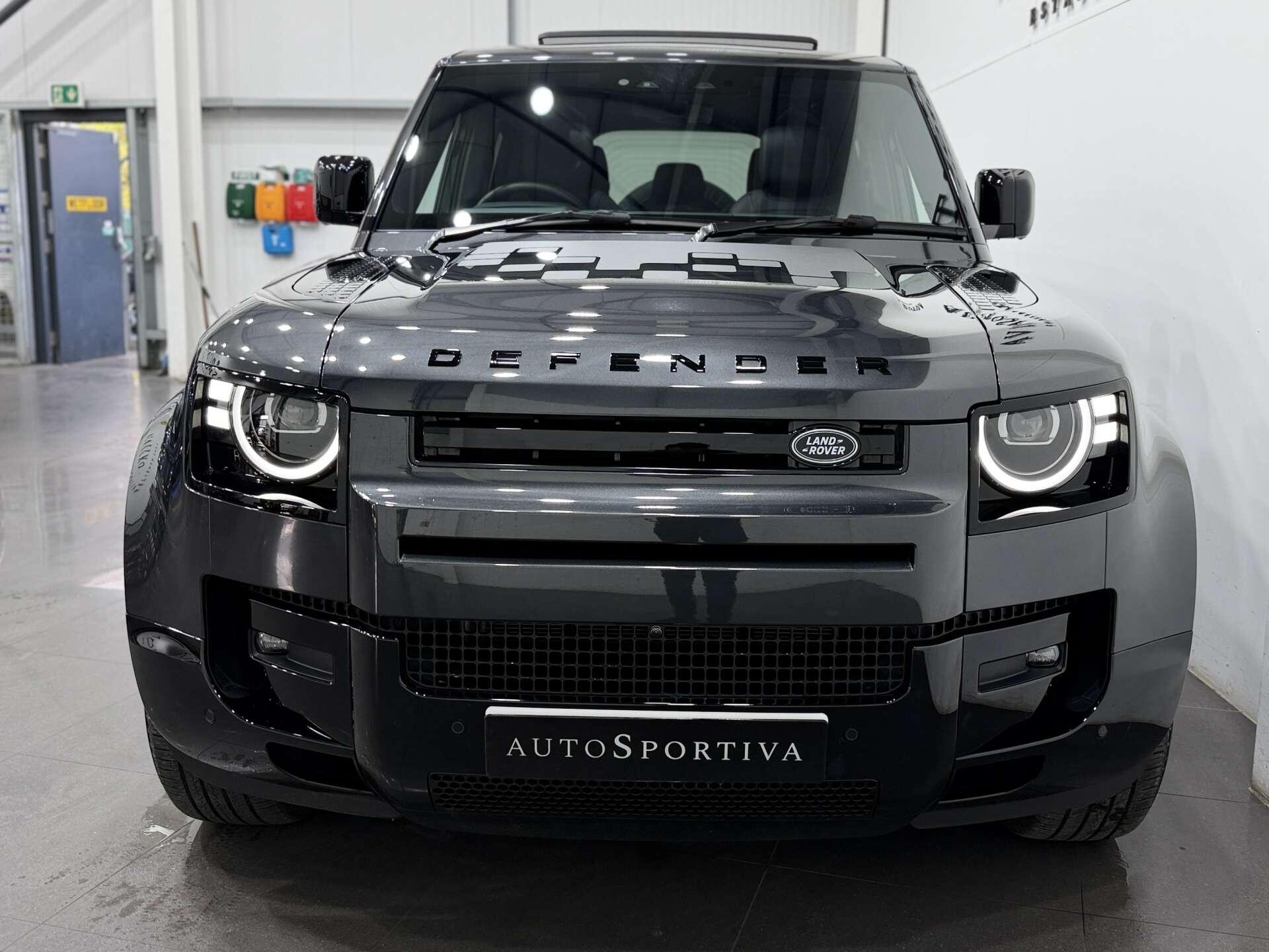 Land Rover Defender view 6