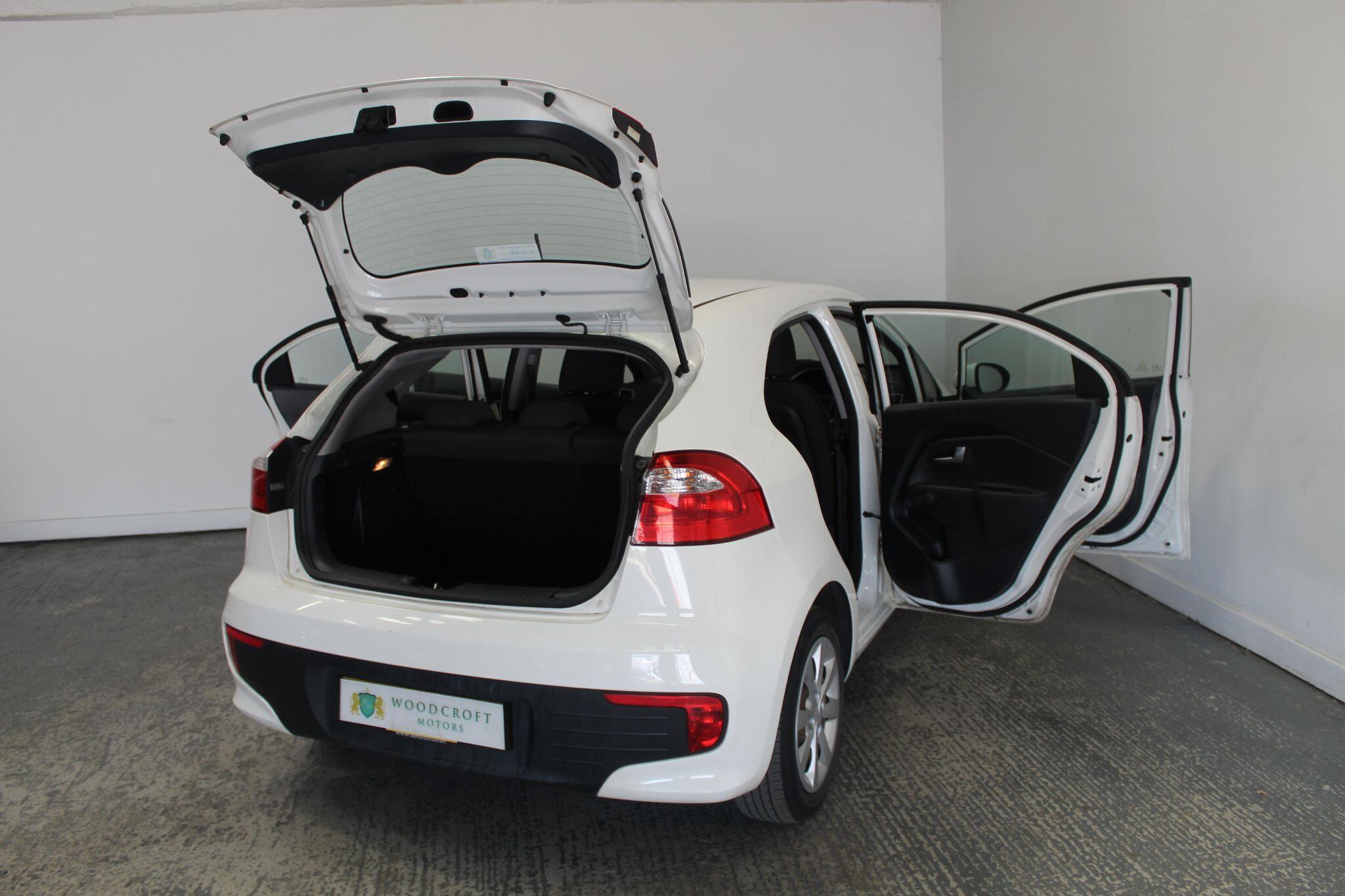 Kia Rio view 18