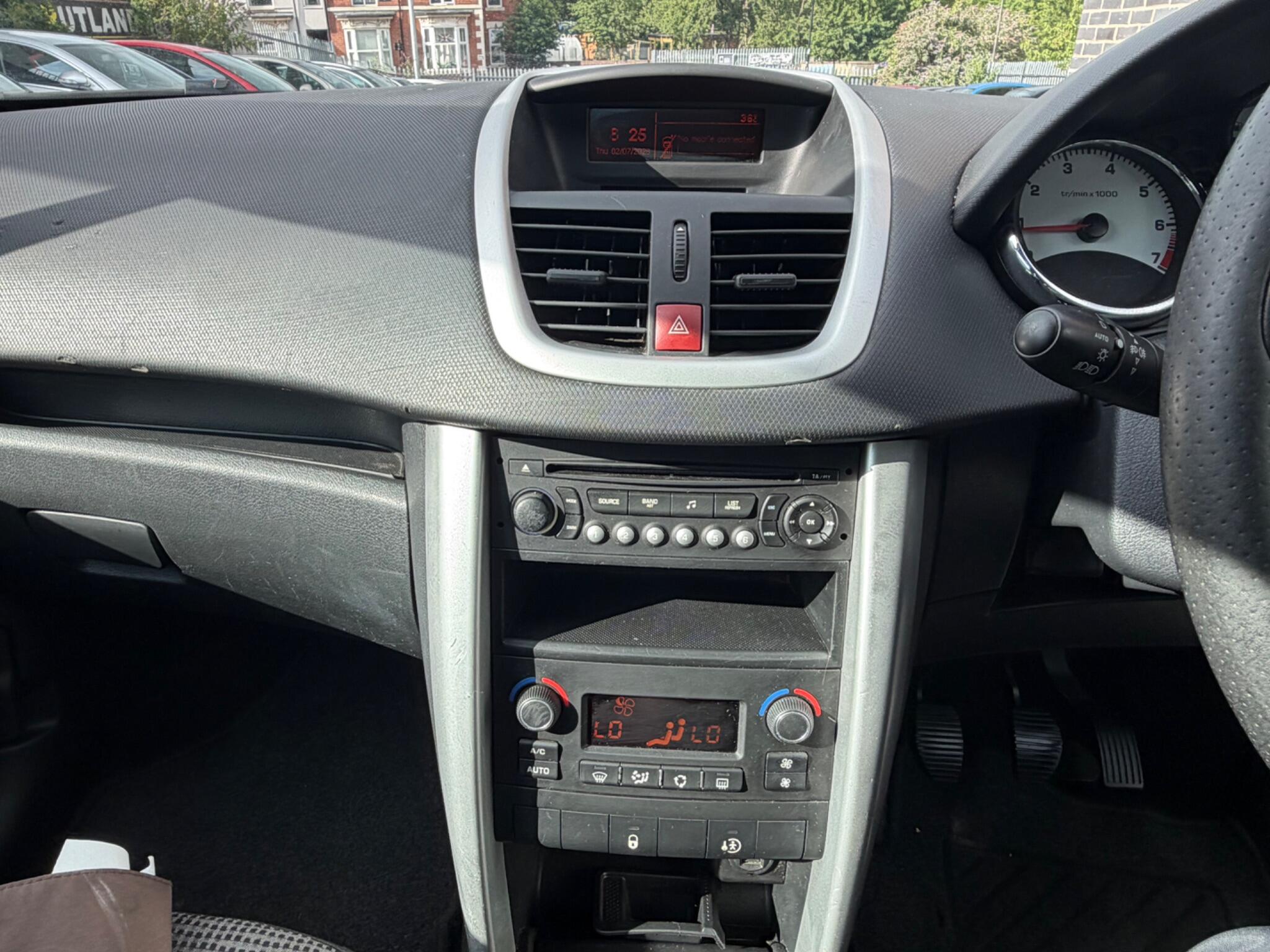 Peugeot 207 view 33